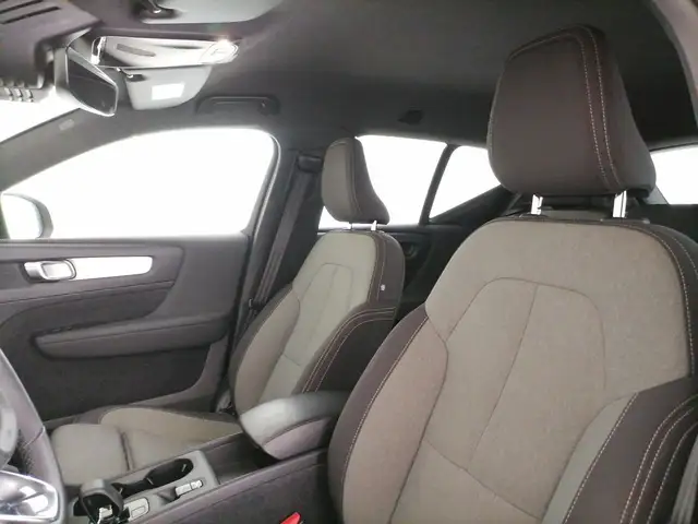 Volvo XC40 view 13