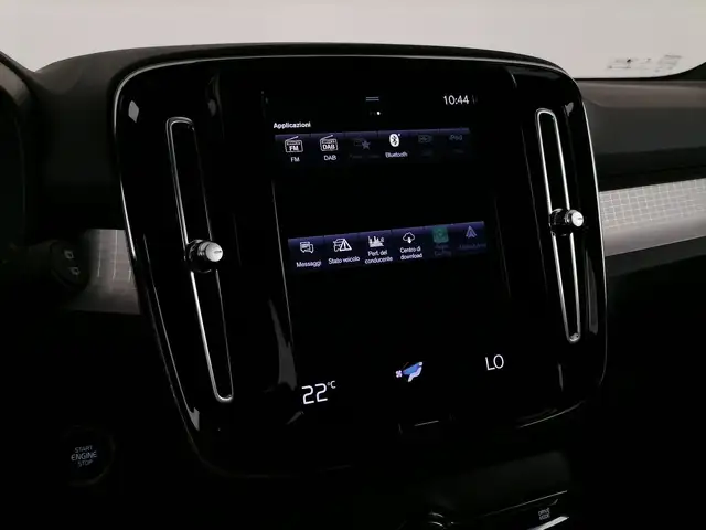 Volvo XC40 view 21
