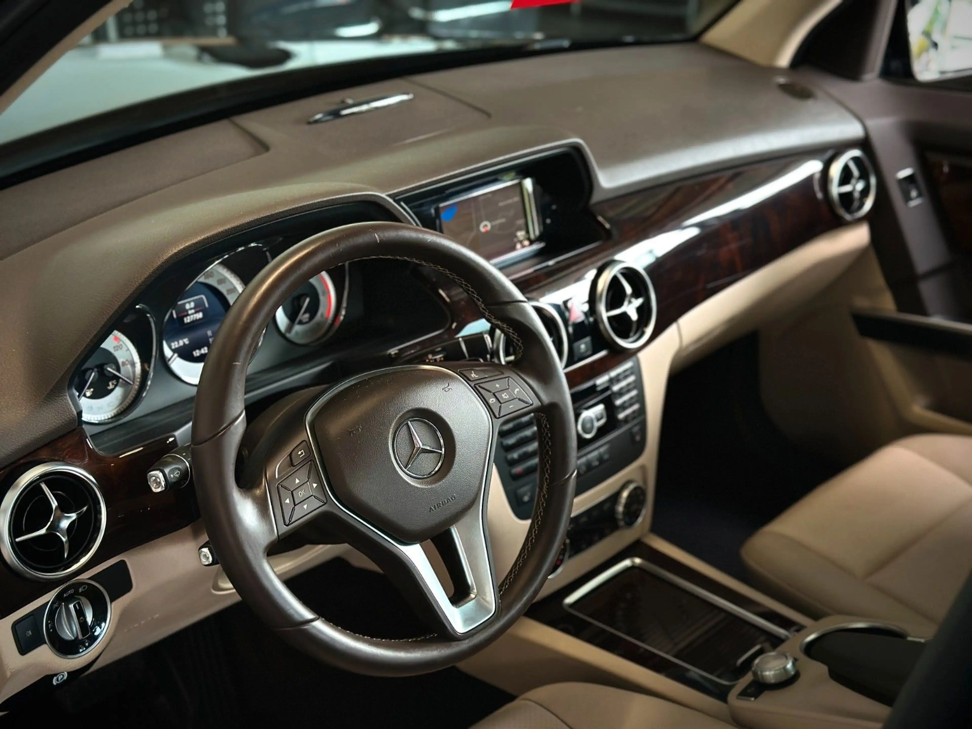 Mercedes-Benz GLK 220 1.Hand*Traumhaft*MB-Scheckheft*20"Zoll* — photo 4