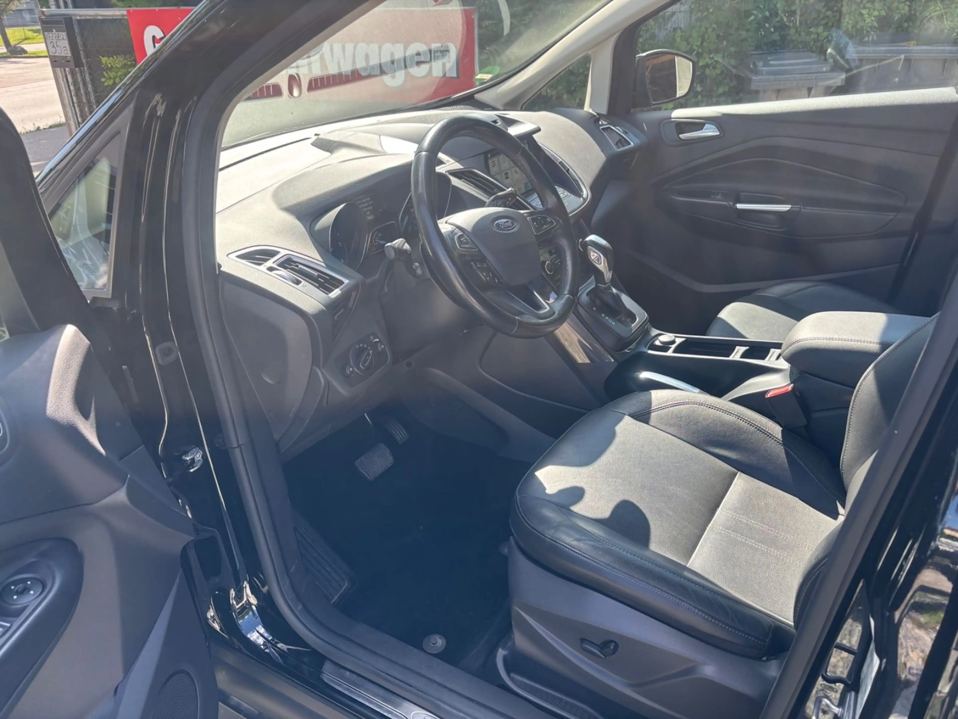 Ford Grand C-Max Grand C-MAX Titanium — photo 8