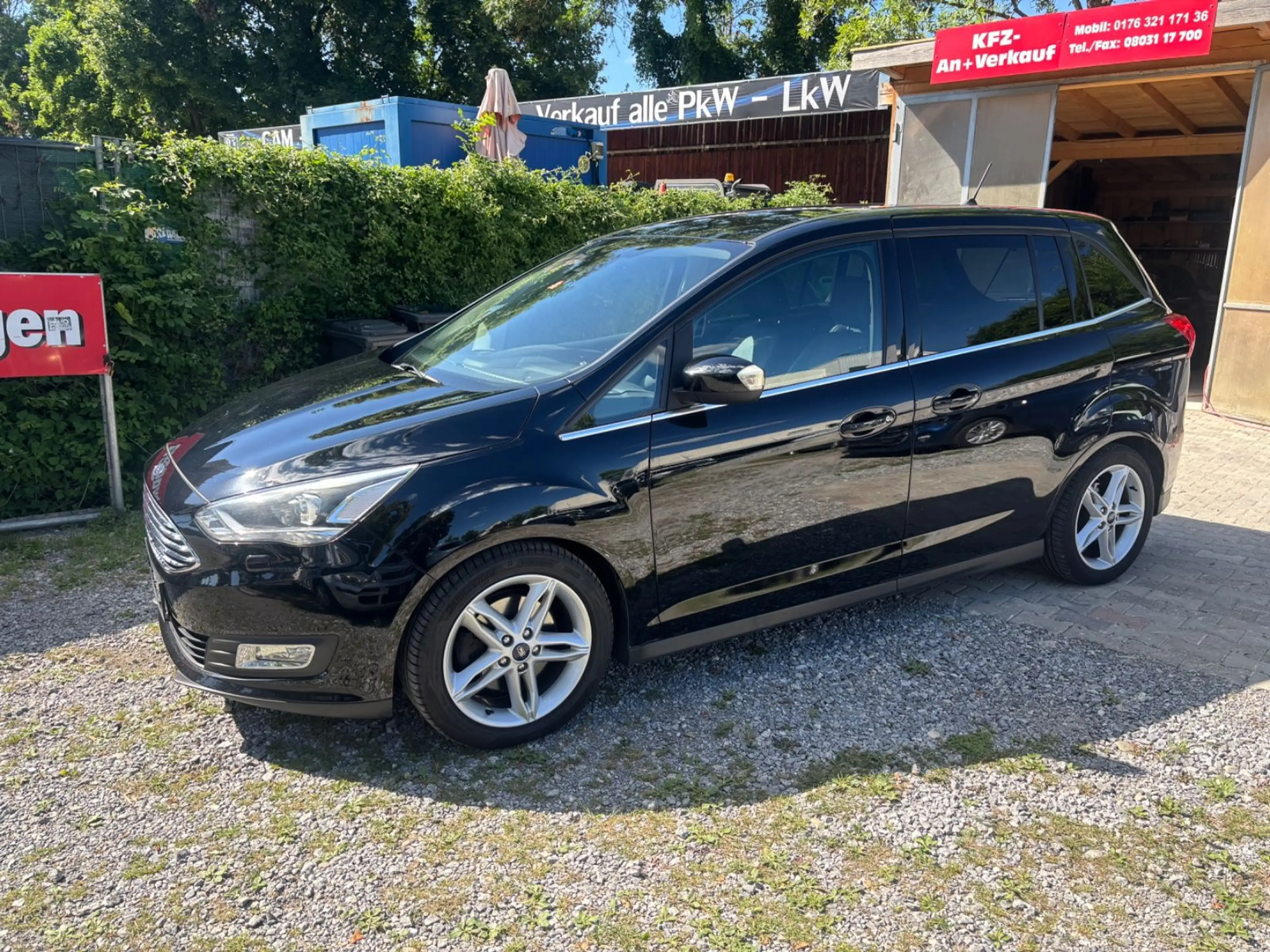 Ford Grand C-Max Grand C-MAX Titanium — photo 2