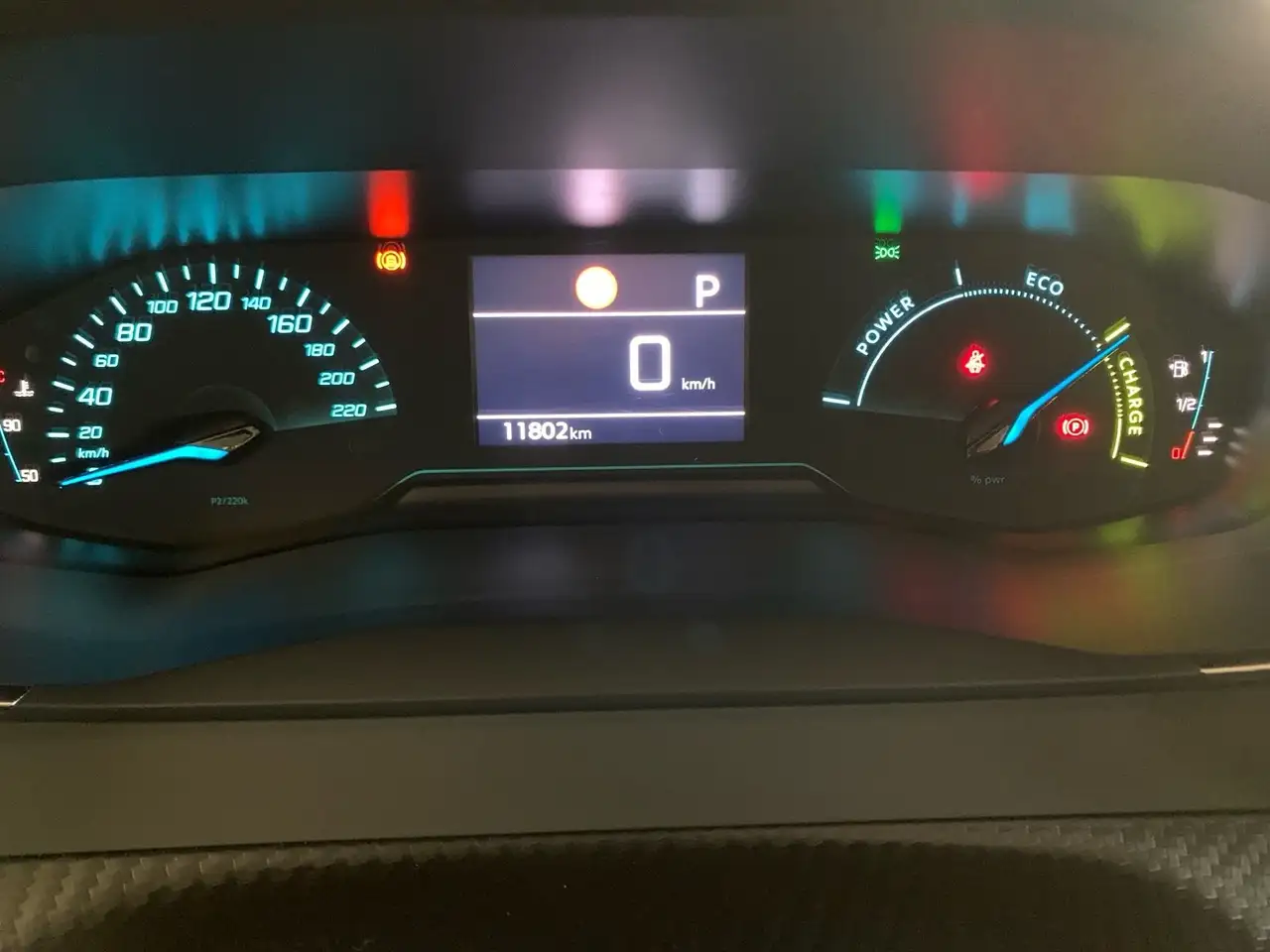 Peugeot 2008 1.2 hybrid Active 136cv e-dcs6 11