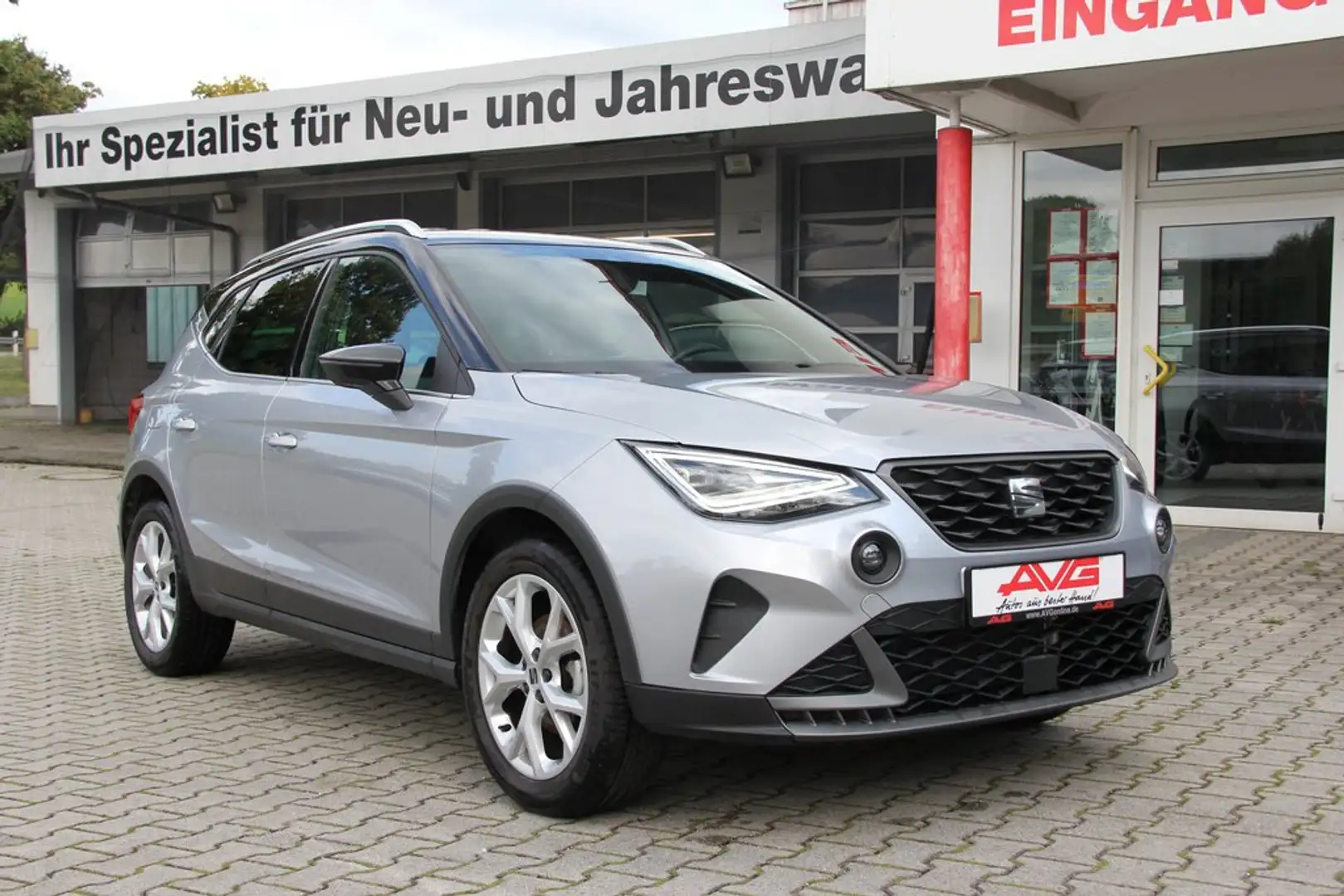 SEAT Arona 1.0 TSI FR LED Adaptiv Tempomat 17Zoll Silber - 1