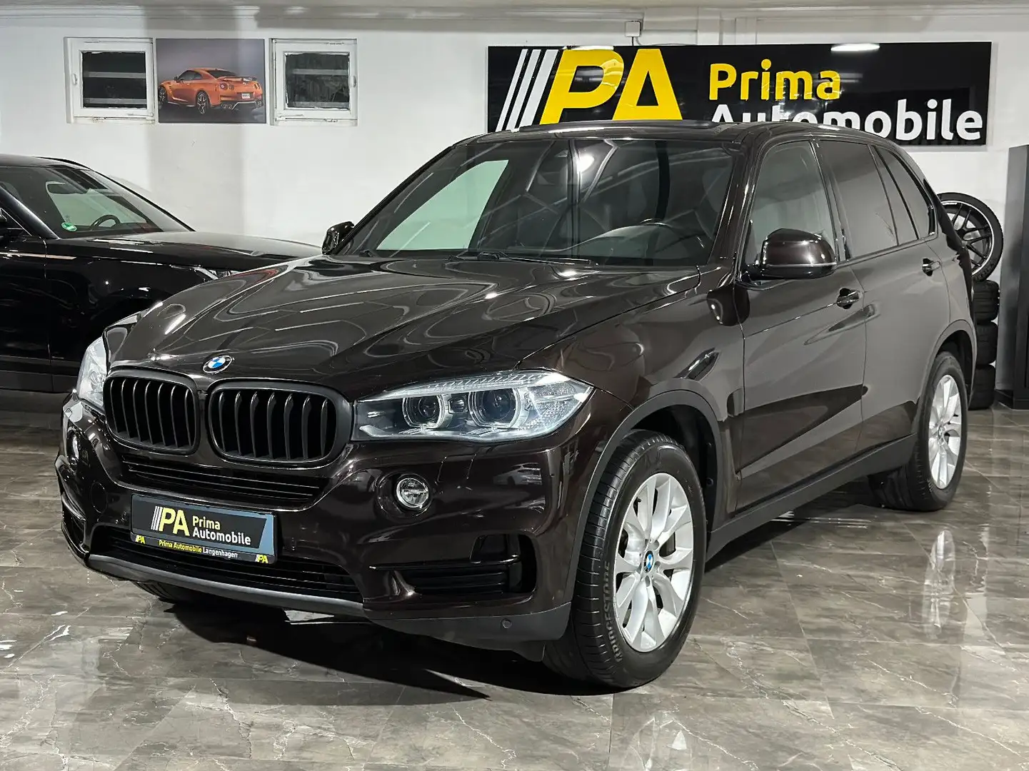 BMW X5 xDrive 30 d Shadow-Line Pano Keyless HUD AHK Hnědá - 1