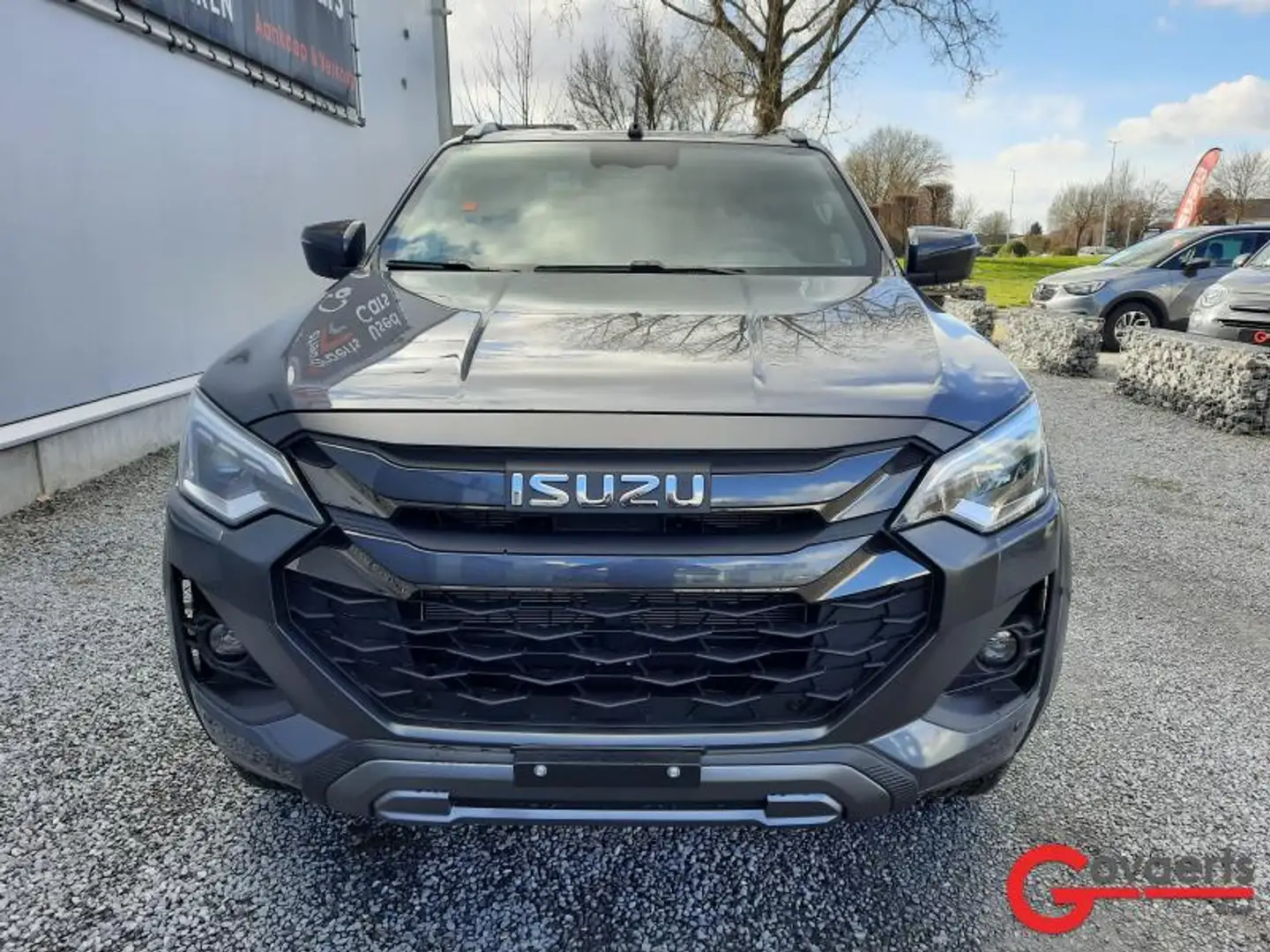 Isuzu D-Max DC V-CROSS Hardtop Noir - 2