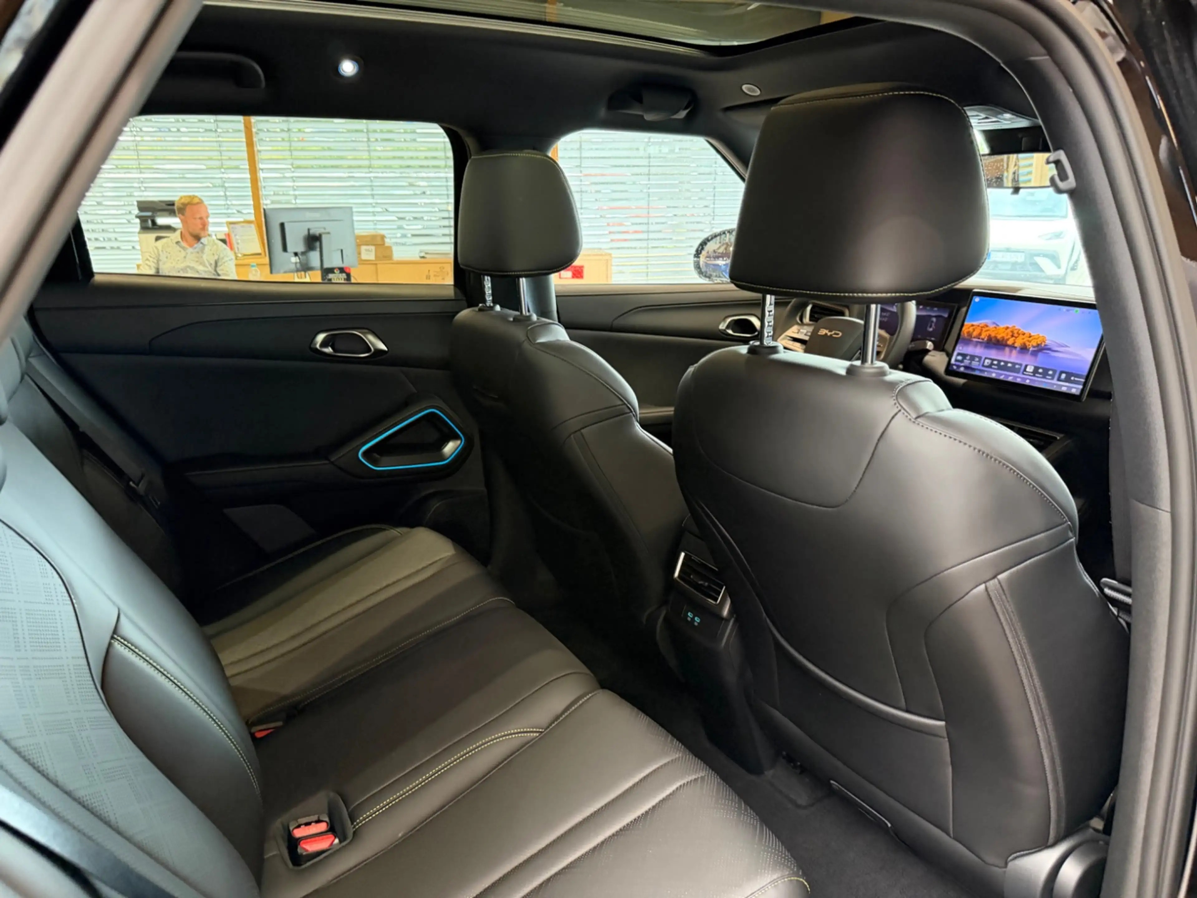 BYD Atto 2 DM-i Boost 360° LED Navi Pano SHZ Assist — photo 16