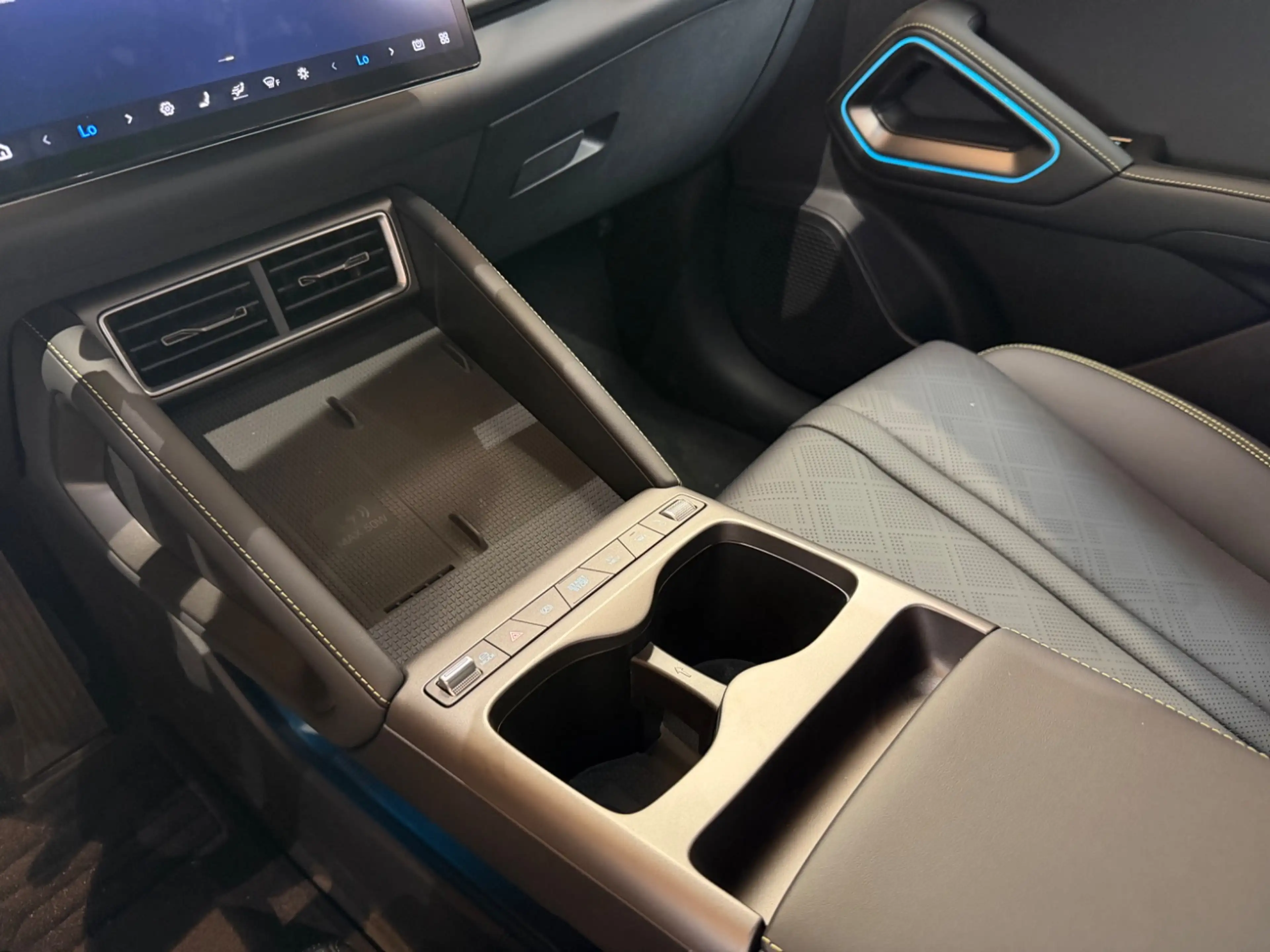BYD Atto 2 DM-i Boost 360° LED Navi Pano SHZ Assist — photo 25