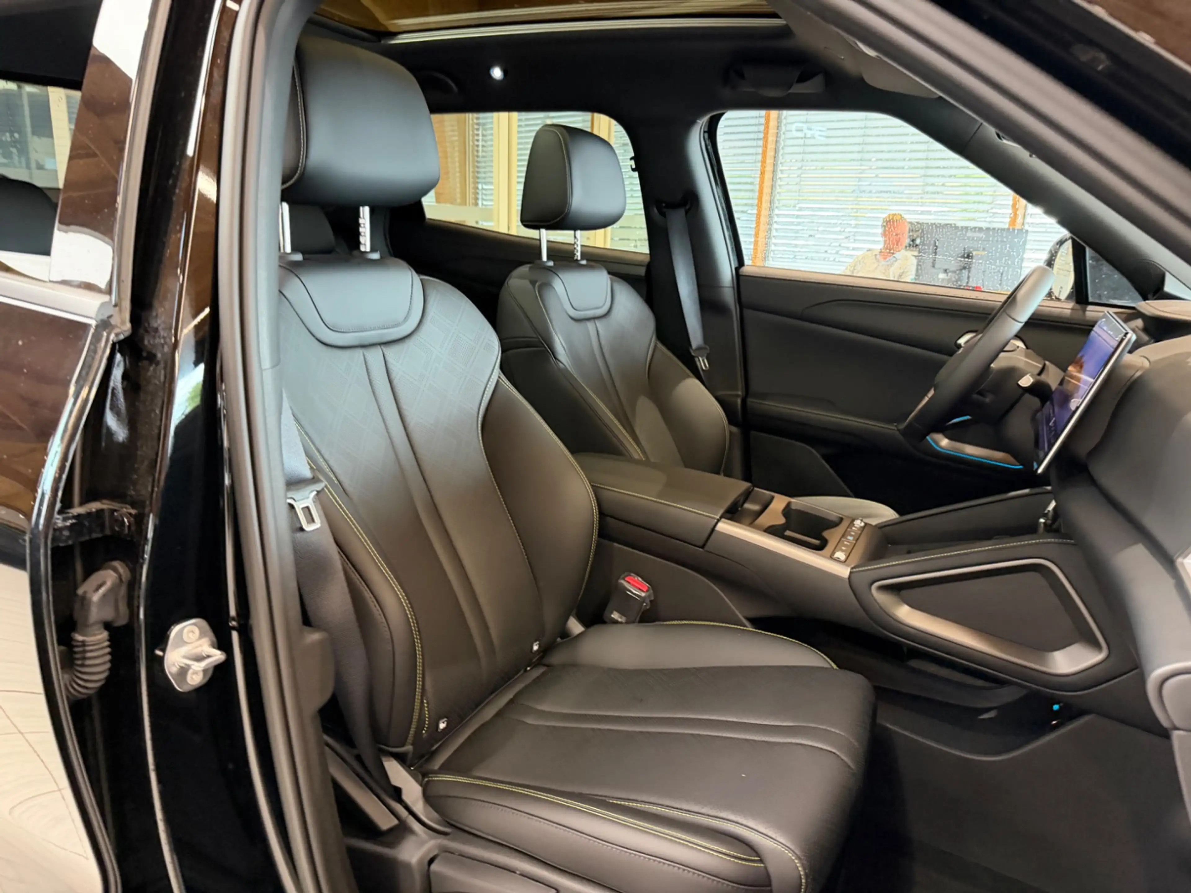 BYD Atto 2 DM-i Boost 360° LED Navi Pano SHZ Assist — photo 15