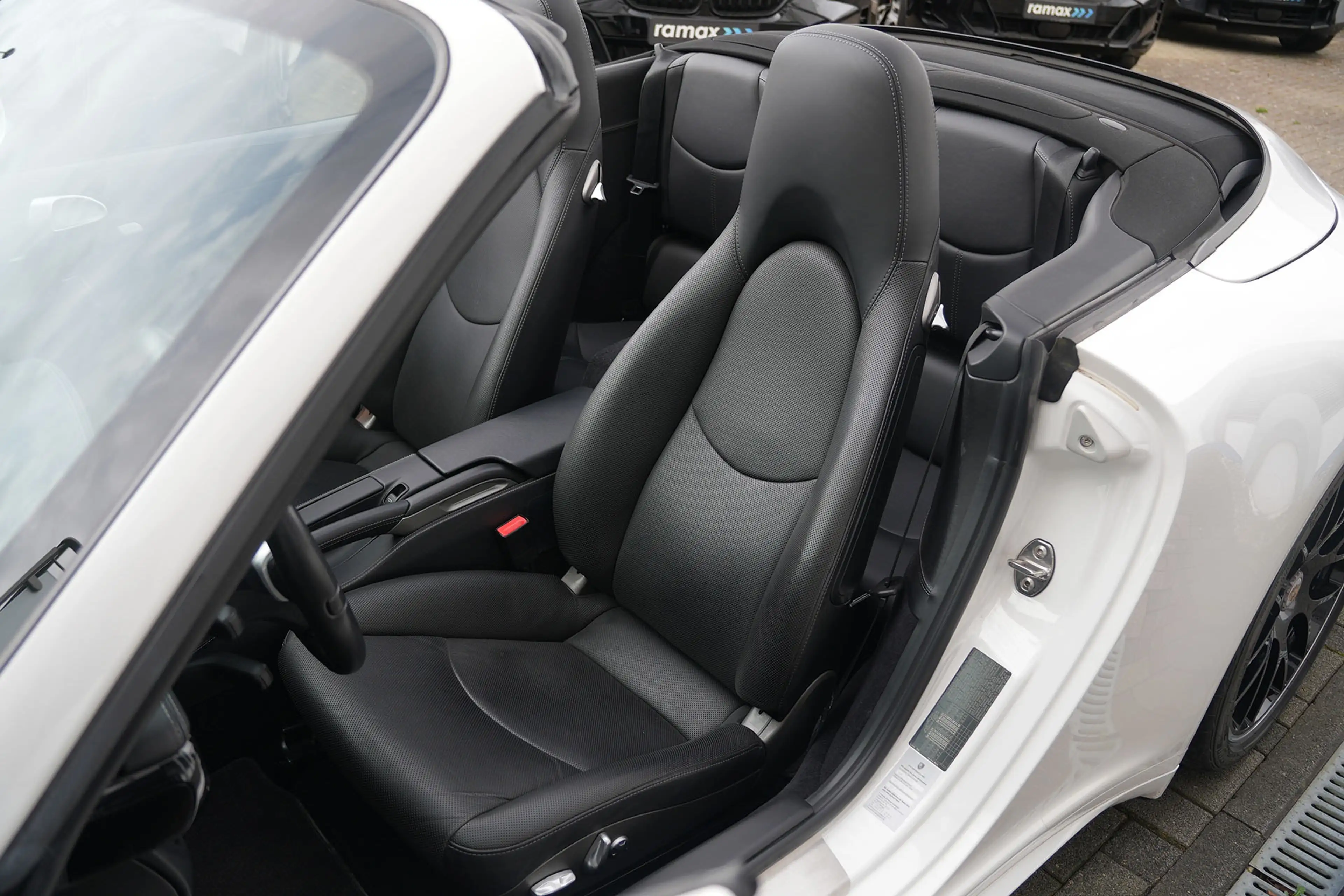 Porsche 997 911 997 Carrera 4 GTS PDK Cabriolet VOLL — photo 3