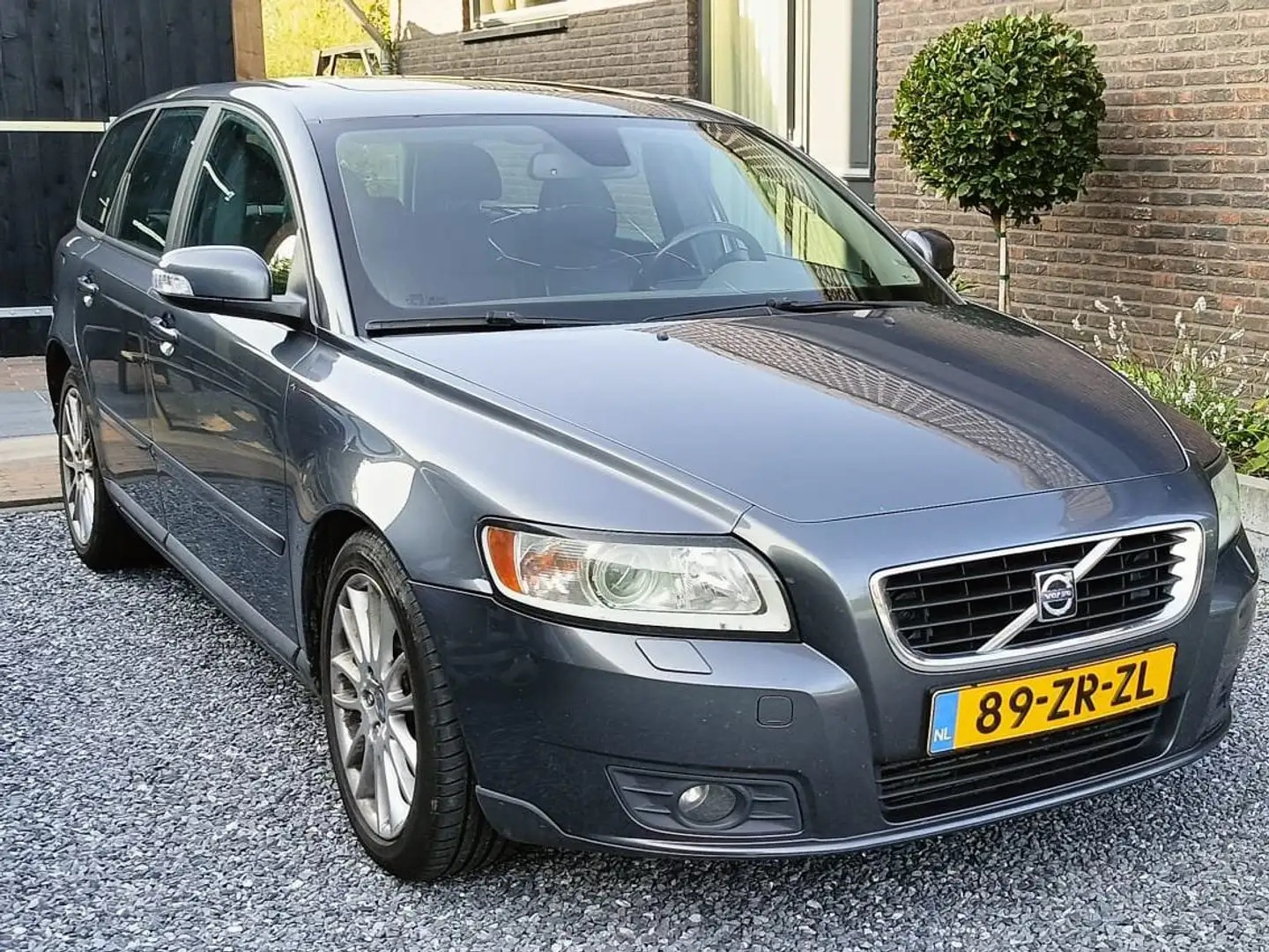 Volvo V50 V50 2.0D Momentum Grijs - 1