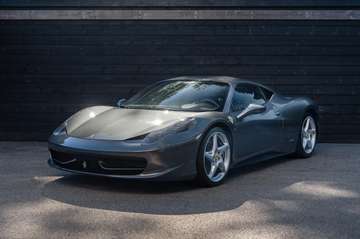 4.5 V8 Italia - Grigio Silverstone - Volle Histori