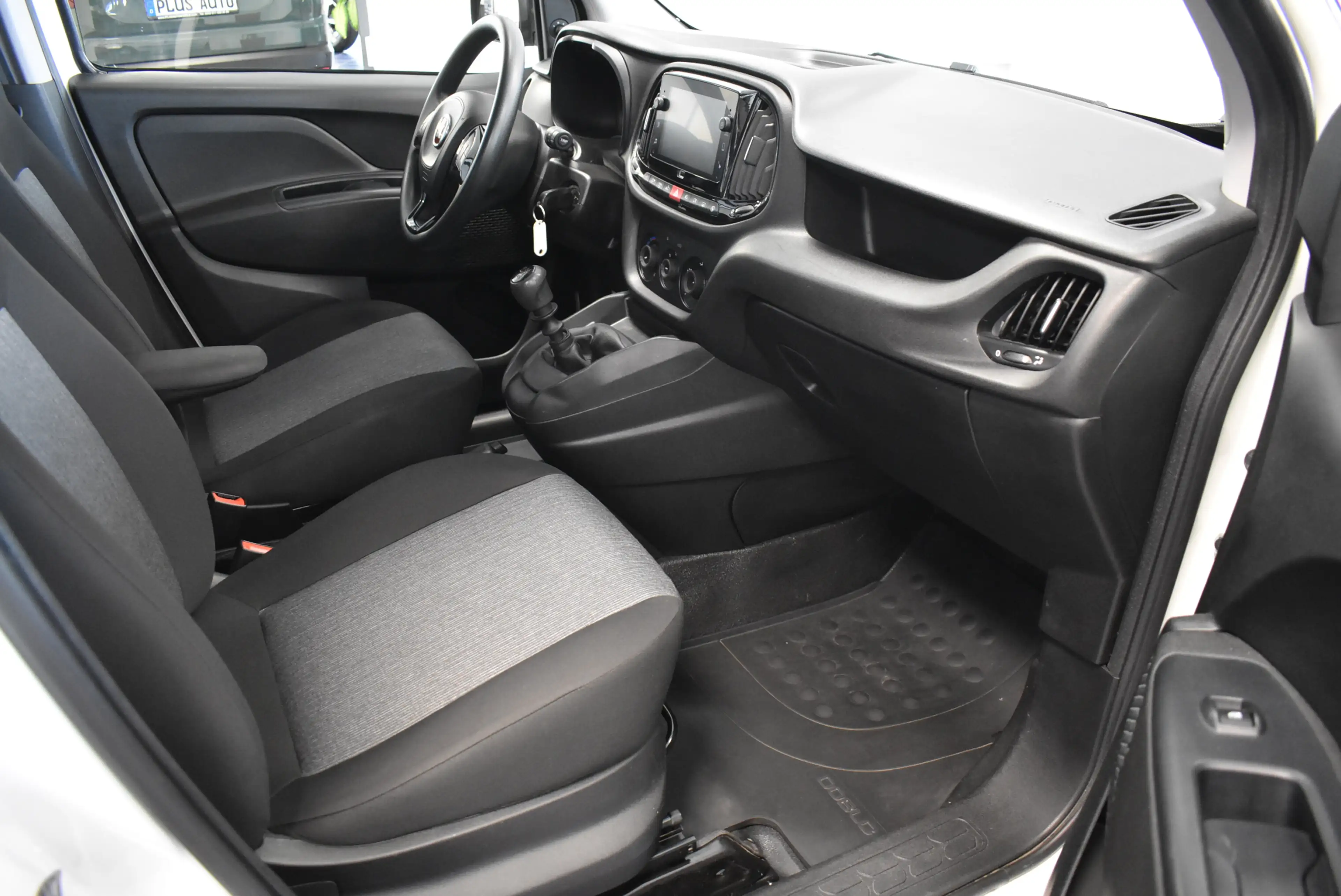 Fiat Doblo SX Kasten Klima Regale 1-Hand — photo 6