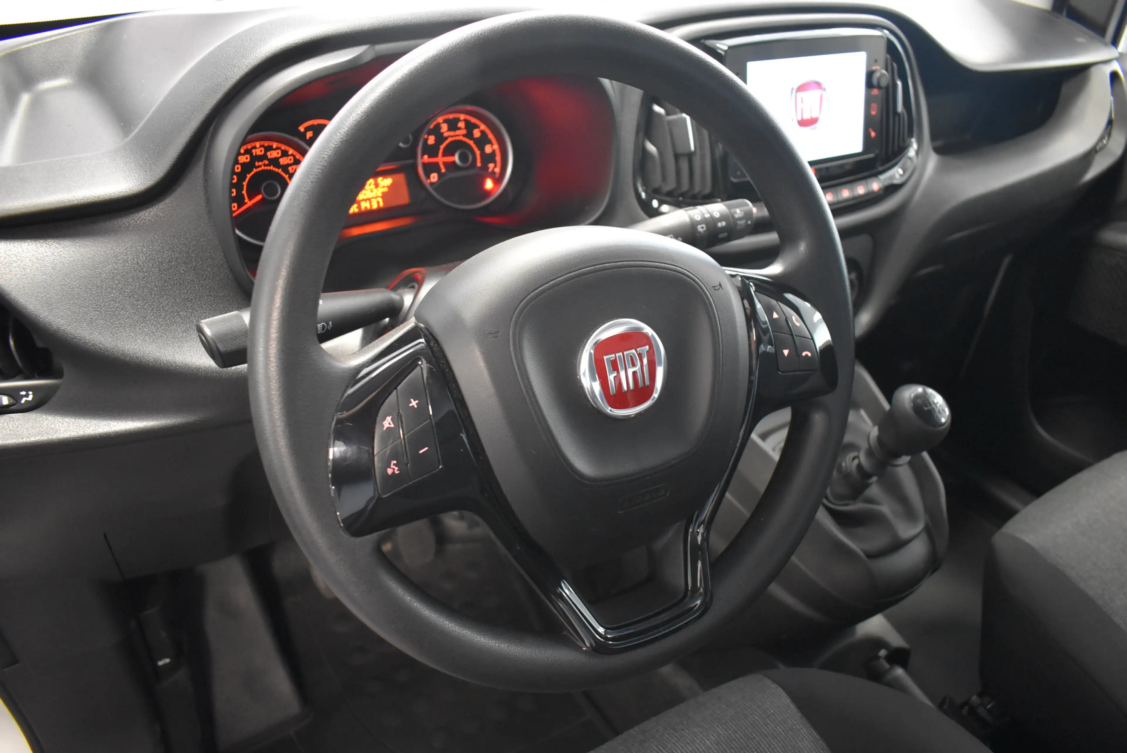 Fiat Doblo SX Kasten Klima Regale 1-Hand — photo 11