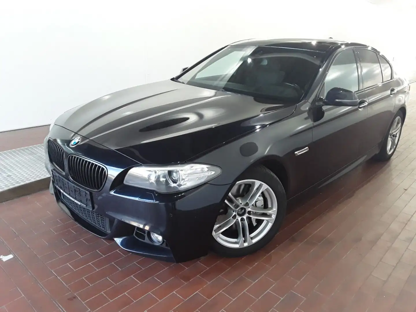 BMW 535 5 Lim. 535 d M-Sport*Head-Up*Navi Prof.*LED* Black - 1