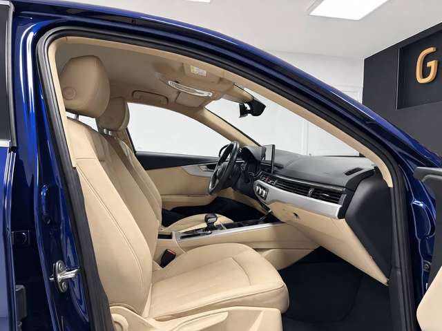 Audi A4 — photo 11