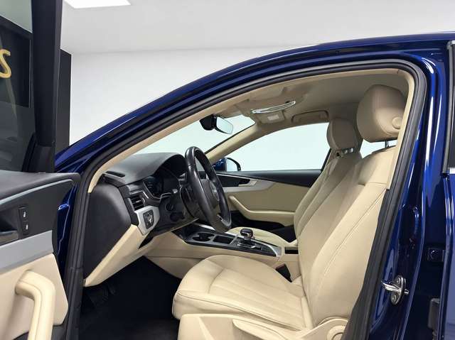 Audi A4 — photo 10