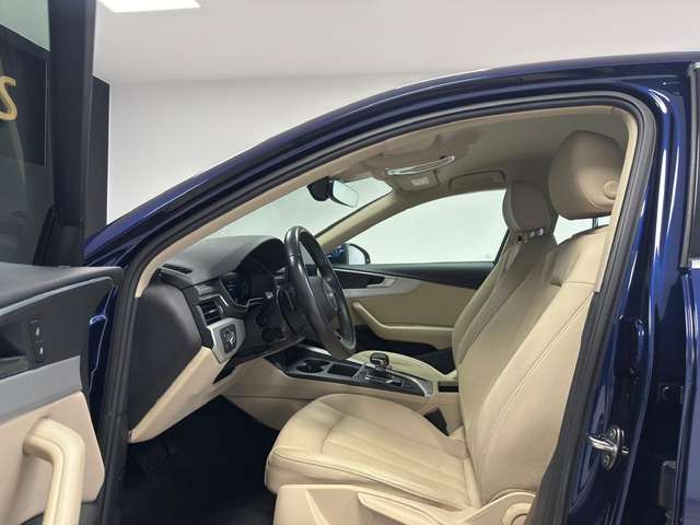 Audi A4 — photo 10