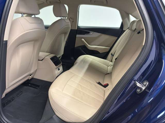 Audi A4 — photo 14