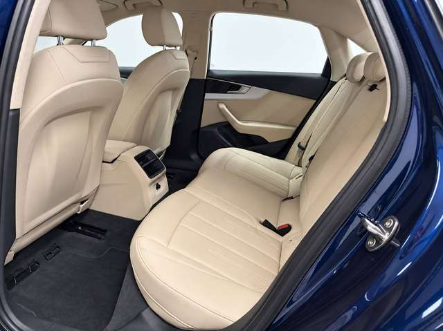 Audi A4 — photo 14