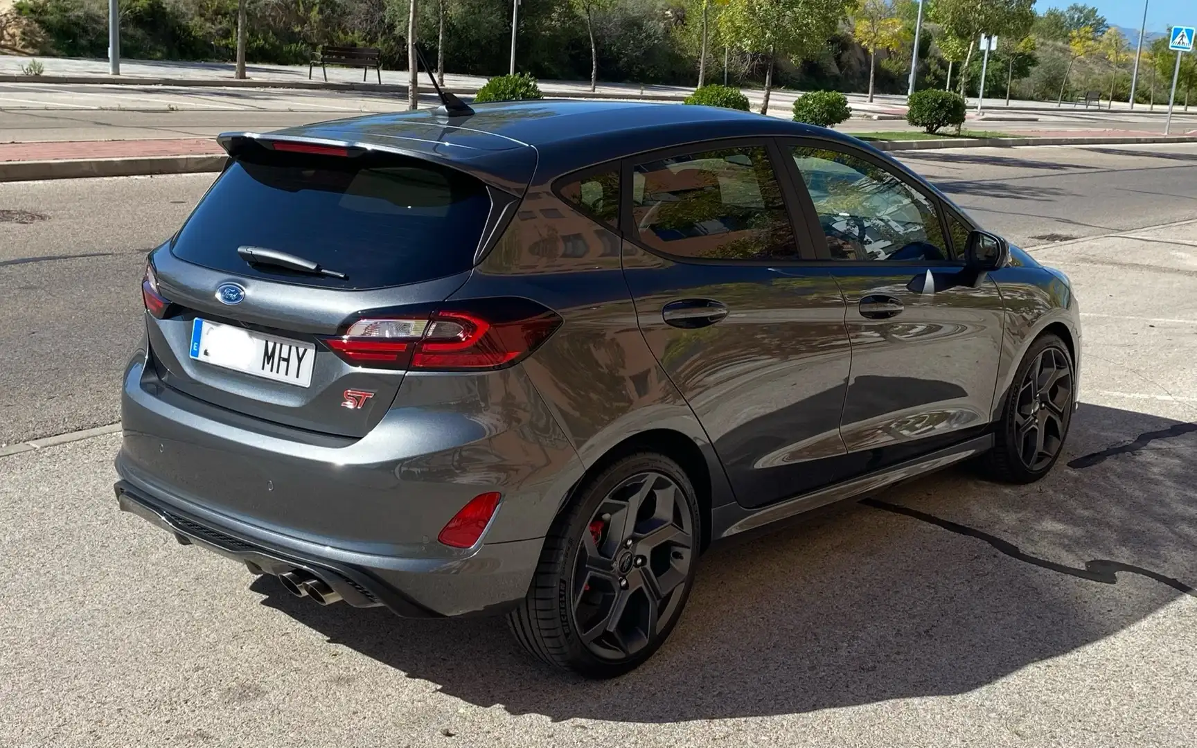 Ford Fiesta 1.5 Ecoboost ST Gris - 2
