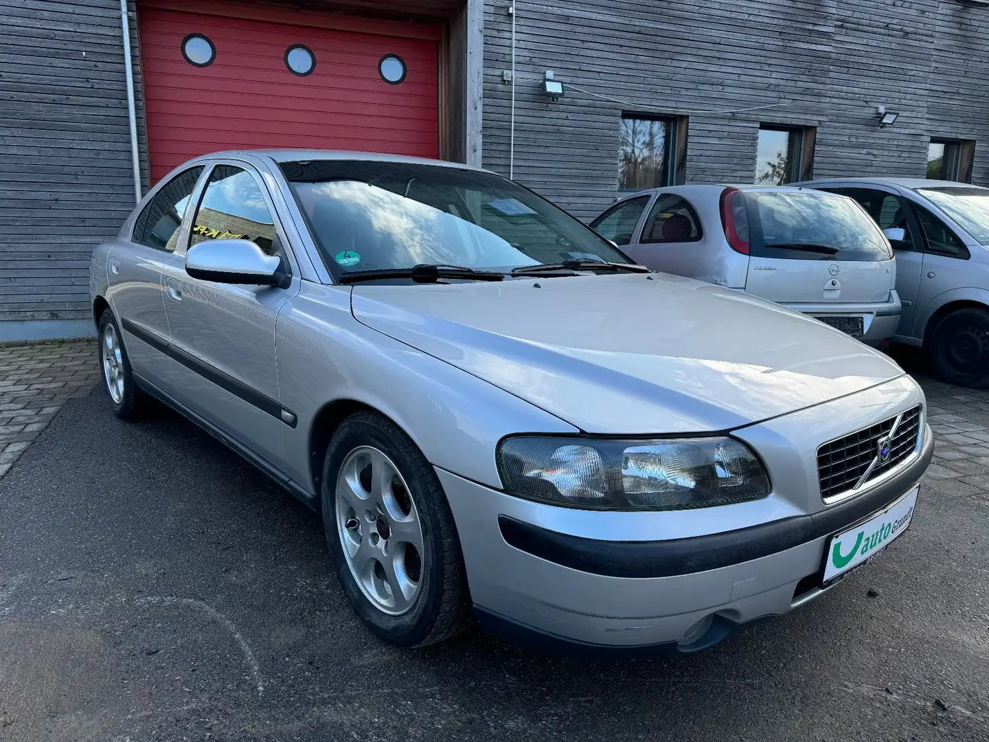 Volvo S60 Lim. 2.4 D Silber - 2
