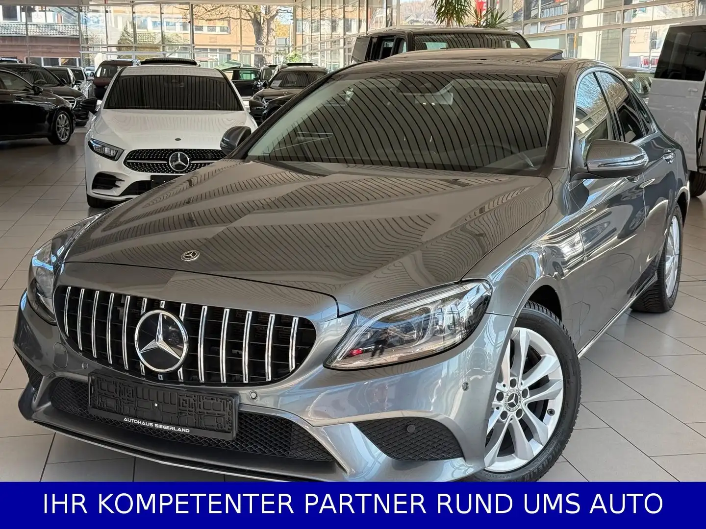 Mercedes-Benz C 180 AVANTGARDE MULTIBEAM NAVI SHD DISTR AUTOMA Grau - 1