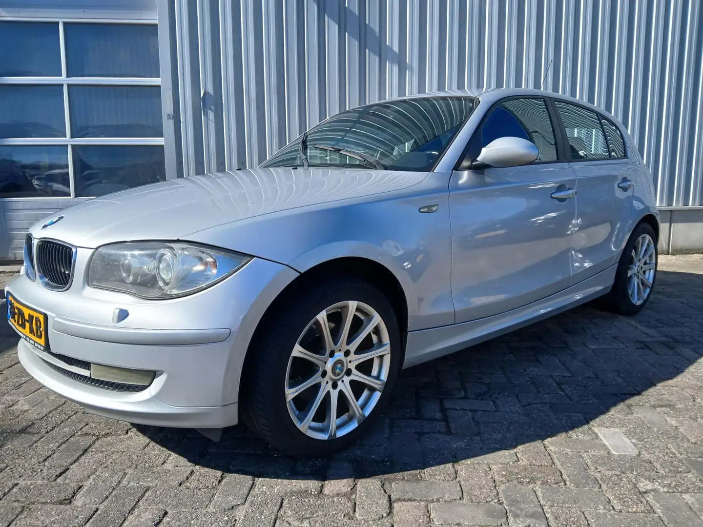 BMW 116 1-serie 116i Business Line SCHADEAUTO!! Grijs - 2