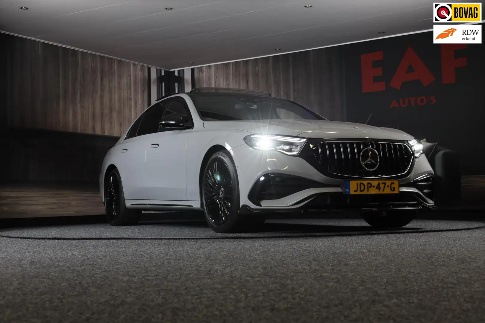 Mercedes-Benz E 400 e 4MATIC AMG 53 Look / Hyperscreen / Massage / Bur Grijs - 1