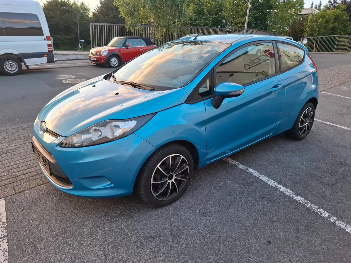 Ford Fiesta Trend TÜV BIS 05 2027 Blau - 1