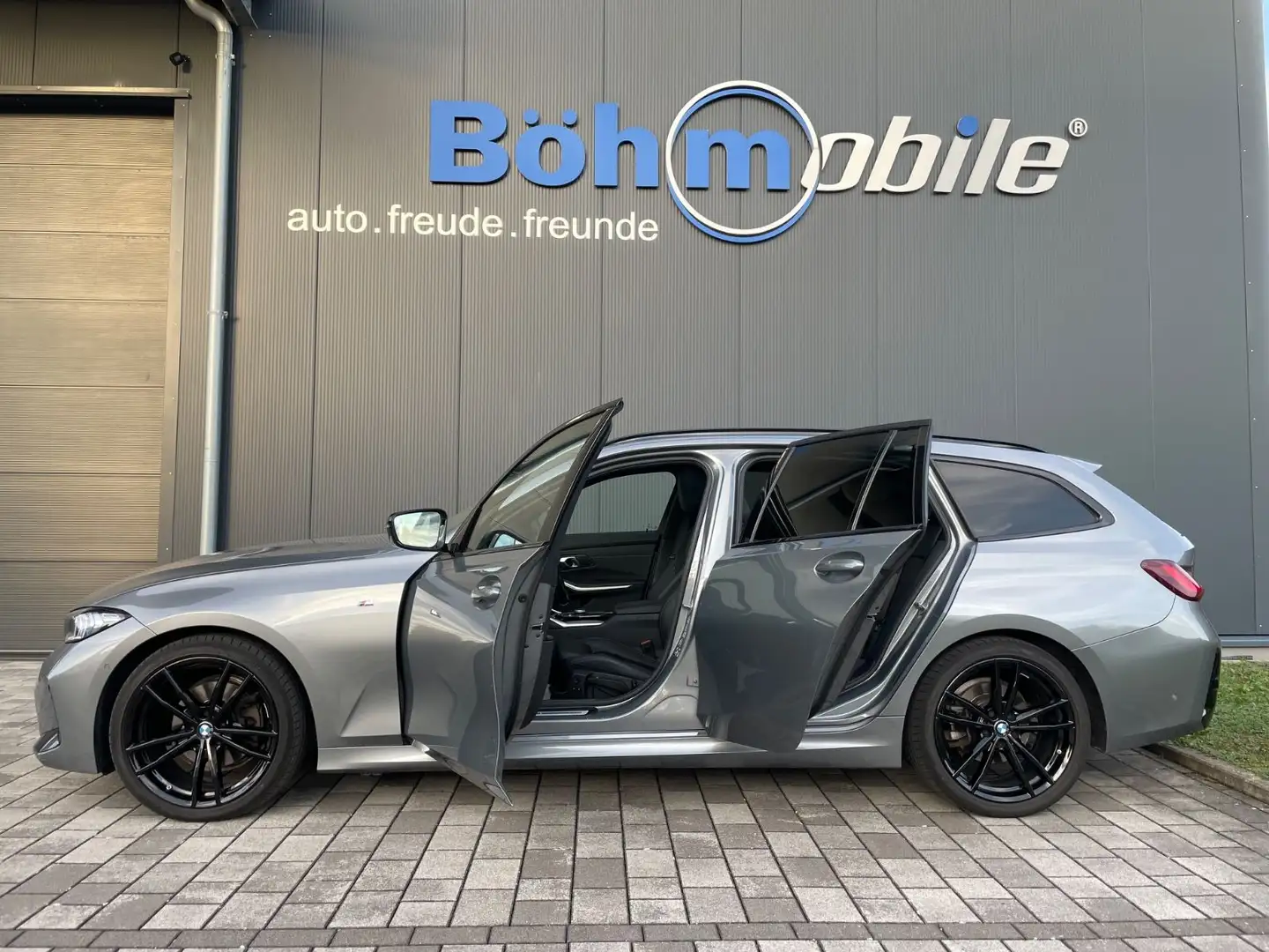 BMW 320 d xDrive Touring/M Sport/Pano/STDHZG/19"/HUD Grau - 2