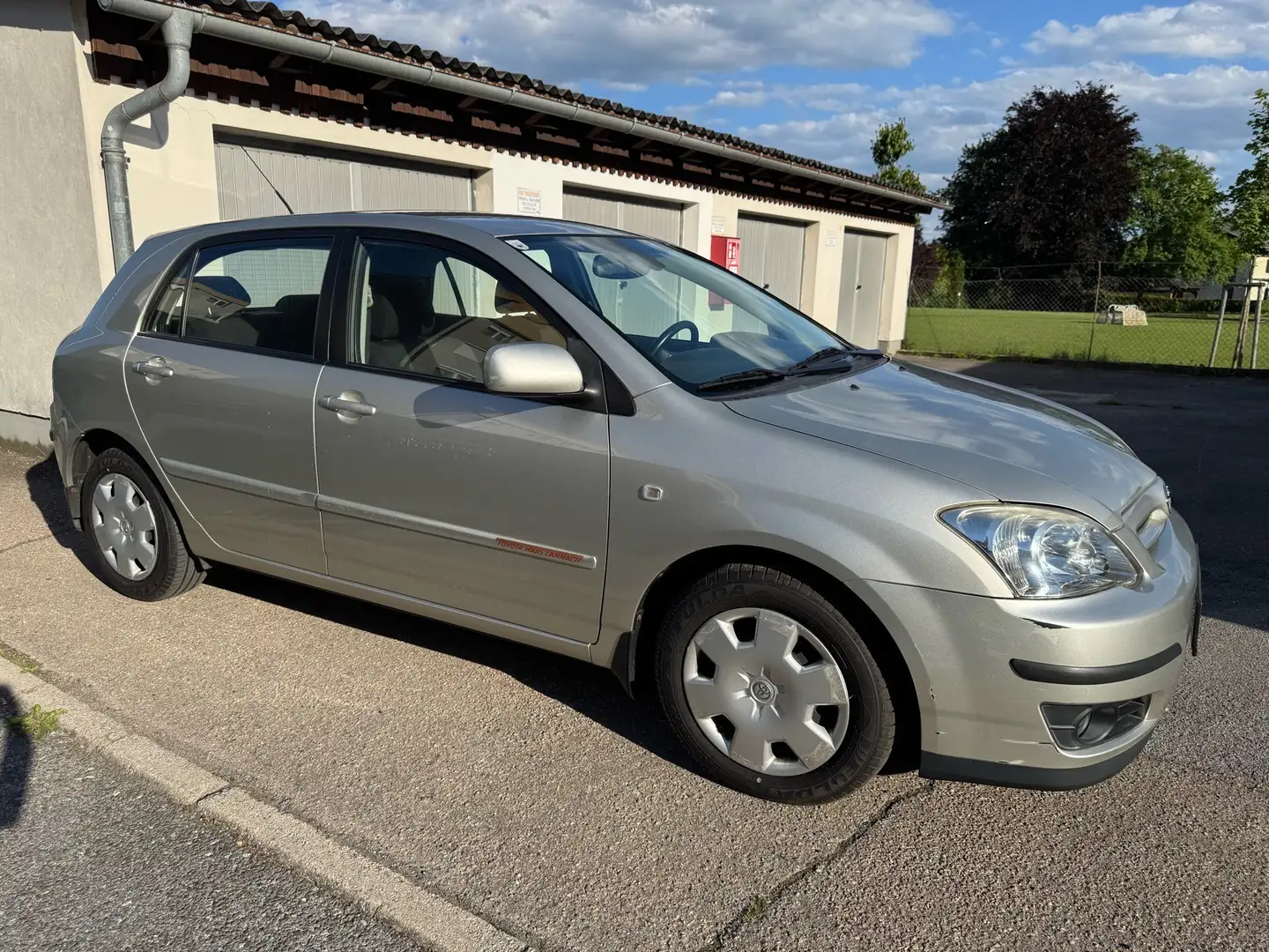 Toyota Corolla 1,4 VVT-i Linea Sol Silber - 1