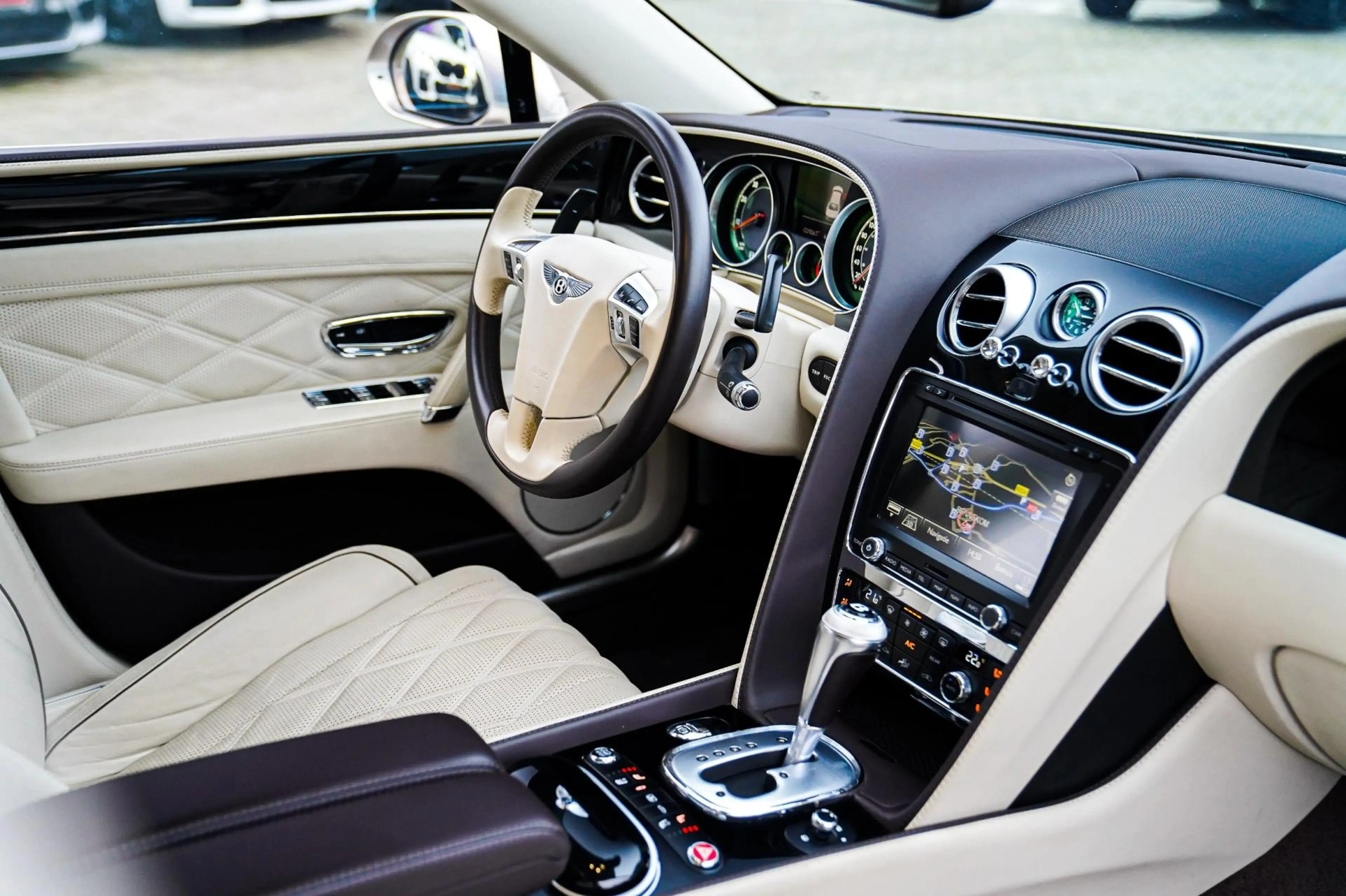 Bentley Flying Spur 6.0 W12 | Massage voor/achter | Pano | Stoelverkoe — photo 44