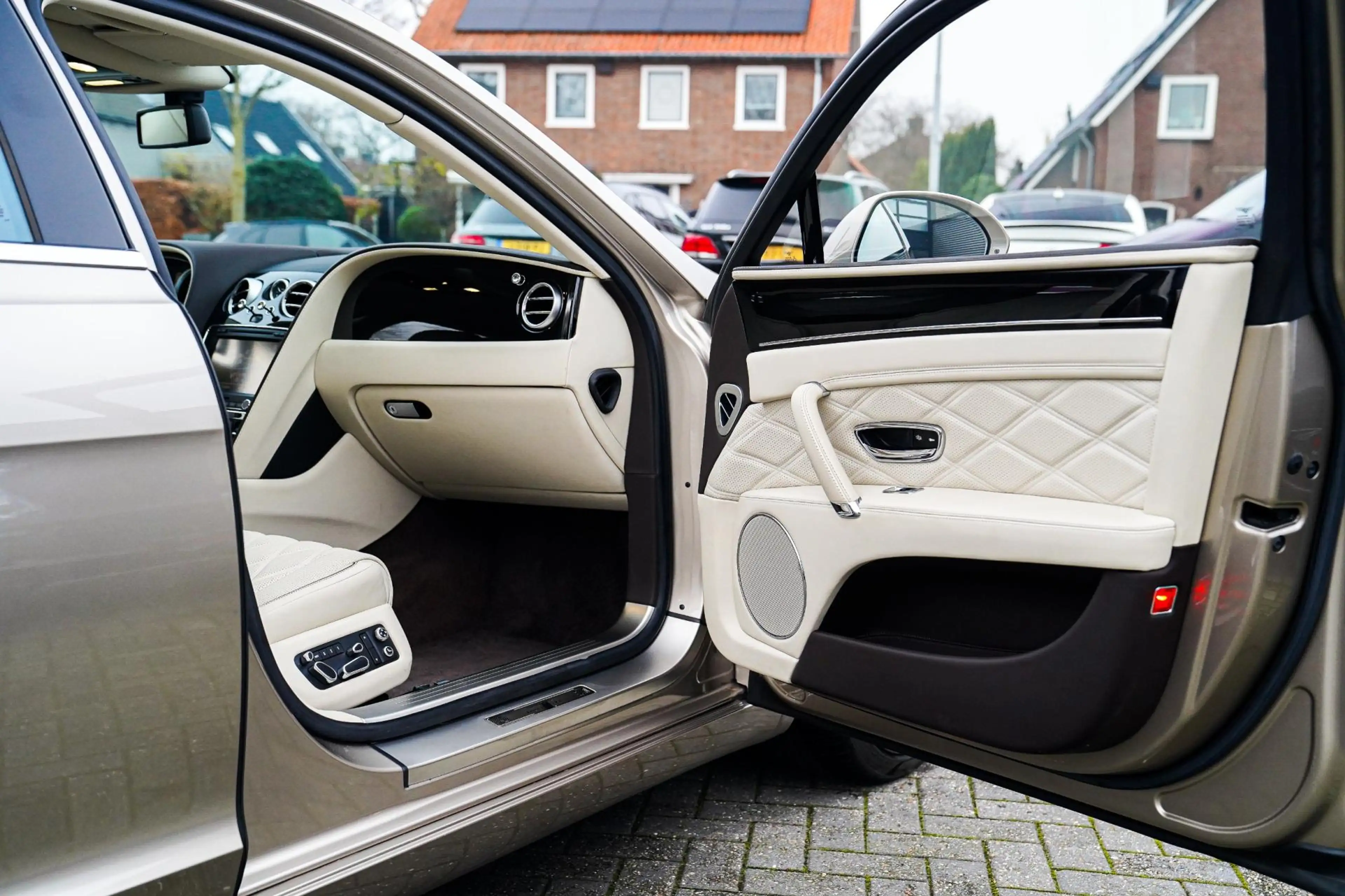 Bentley Flying Spur 6.0 W12 | Massage voor/achter | Pano | Stoelverkoe — photo 41