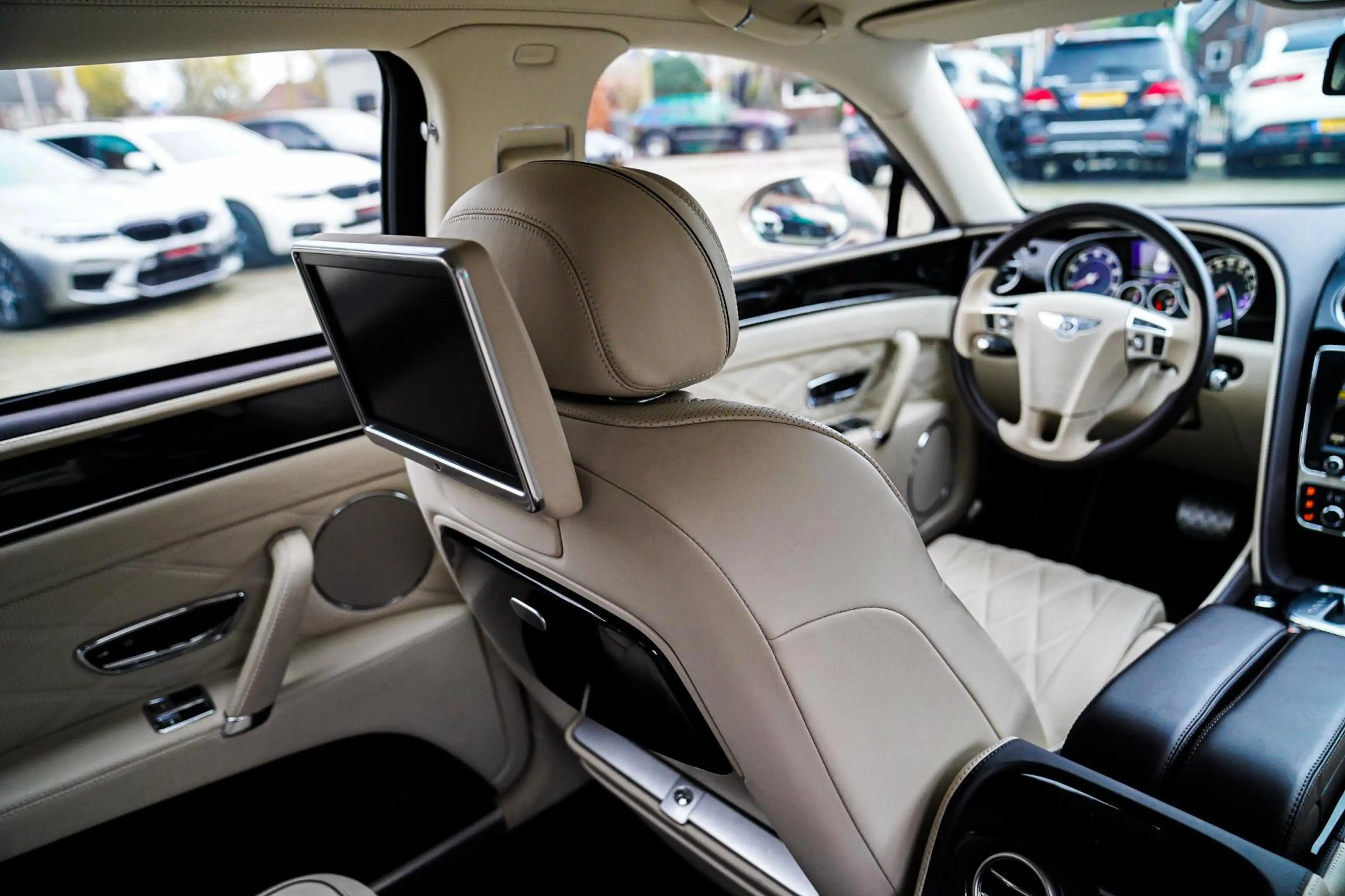 Bentley Flying Spur 6.0 W12 | Massage voor/achter | Pano | Stoelverkoe — photo 37