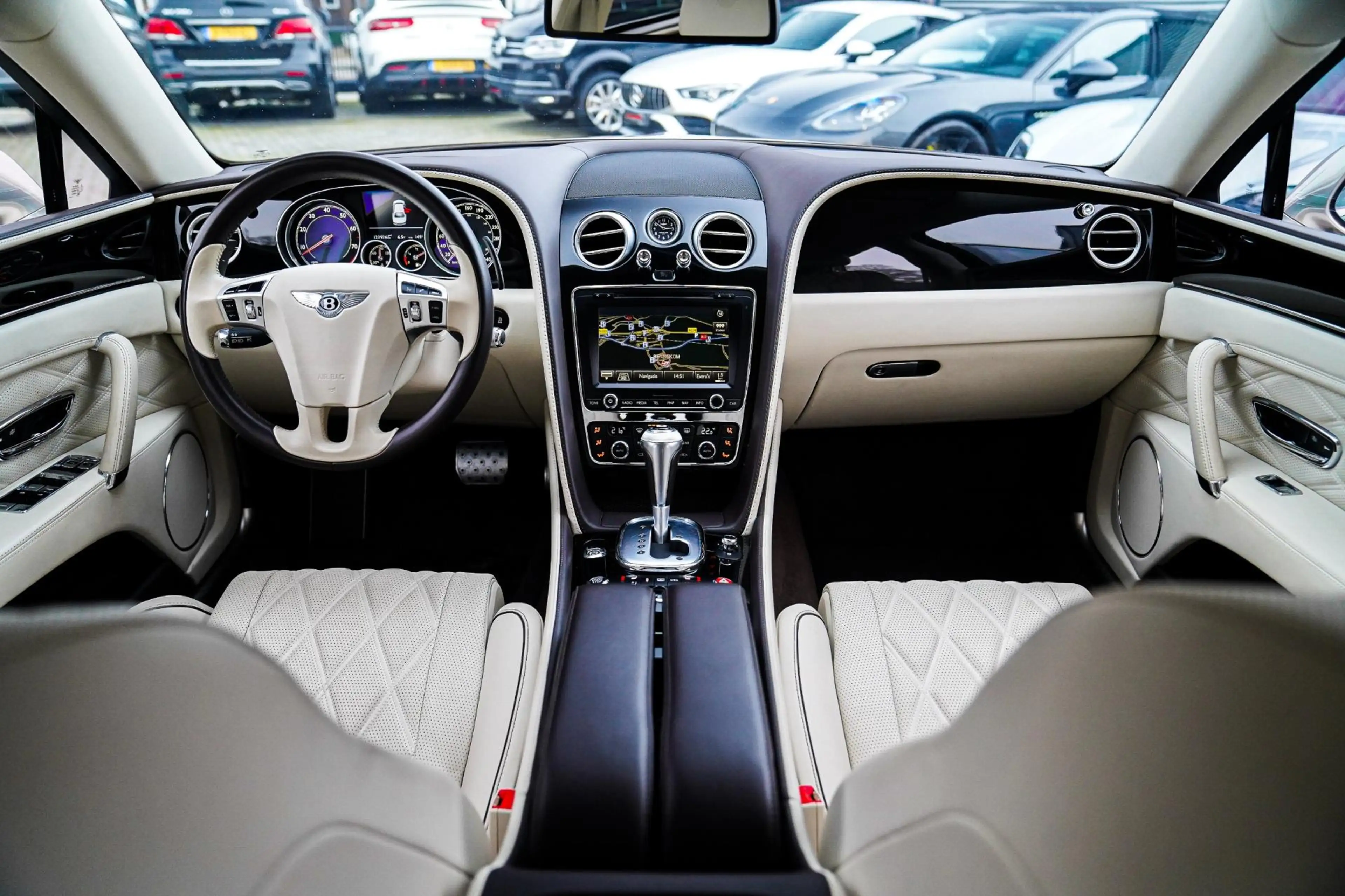 Bentley Flying Spur 6.0 W12 | Massage voor/achter | Pano | Stoelverkoe — photo 2
