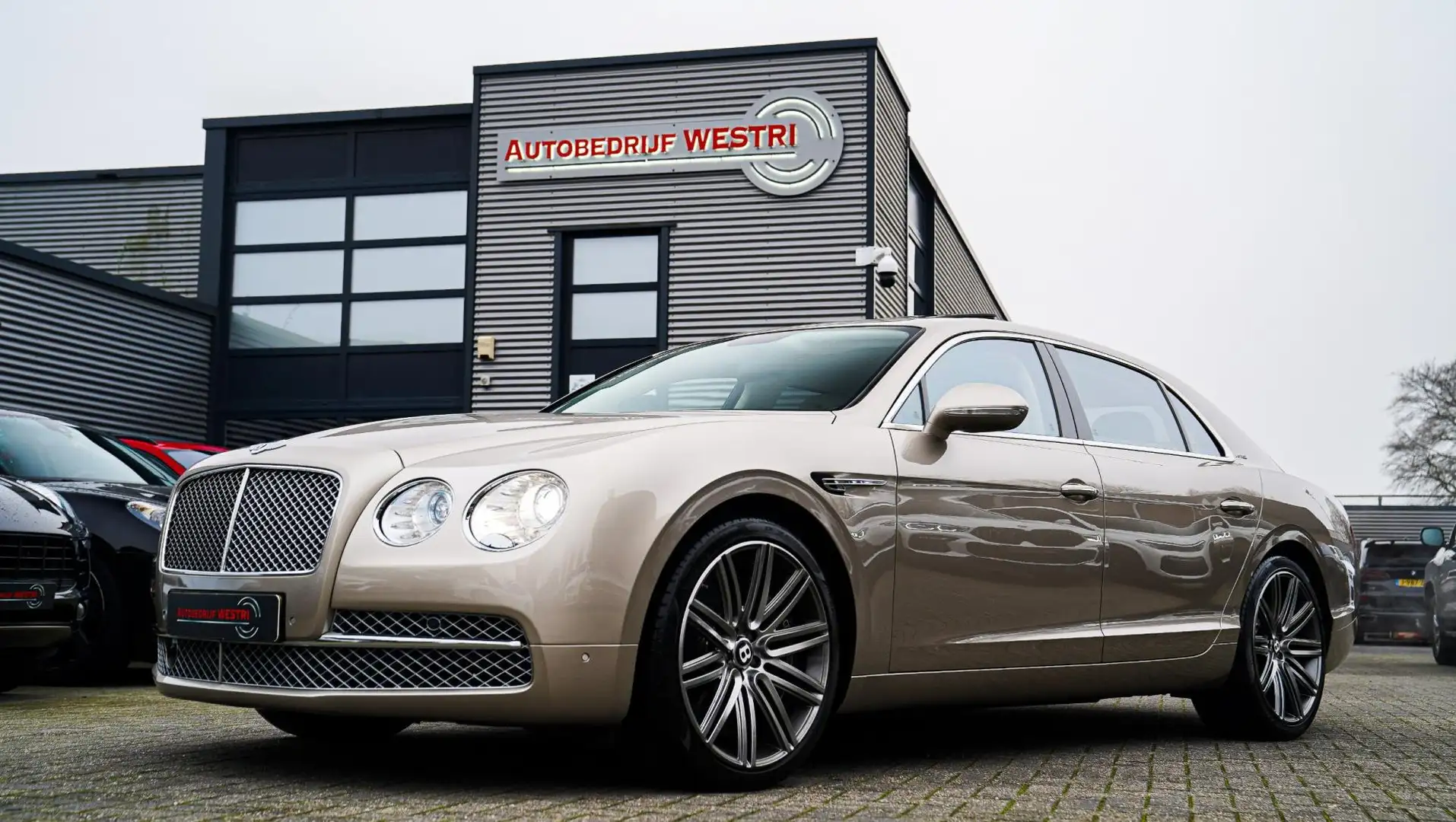 Bentley Flying Spur 6.0 W12 | Massage voor/achter | Pano | Stoelverkoe Brun - 1