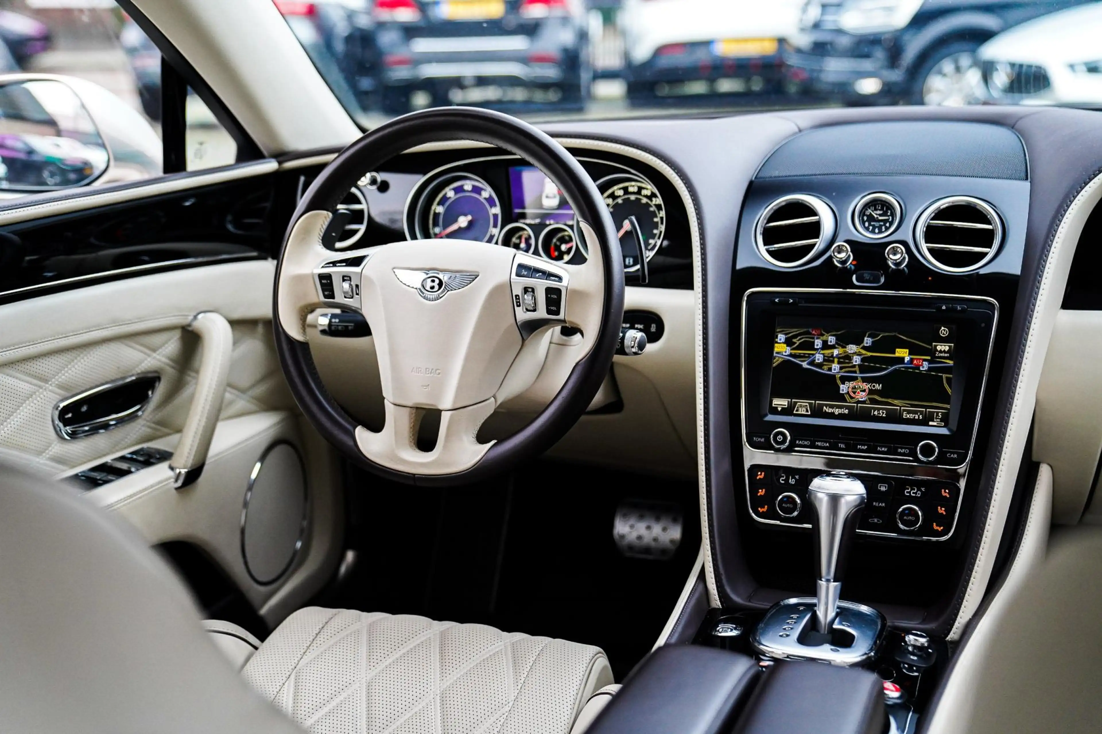 Bentley Flying Spur 6.0 W12 | Massage voor/achter | Pano | Stoelverkoe — photo 38