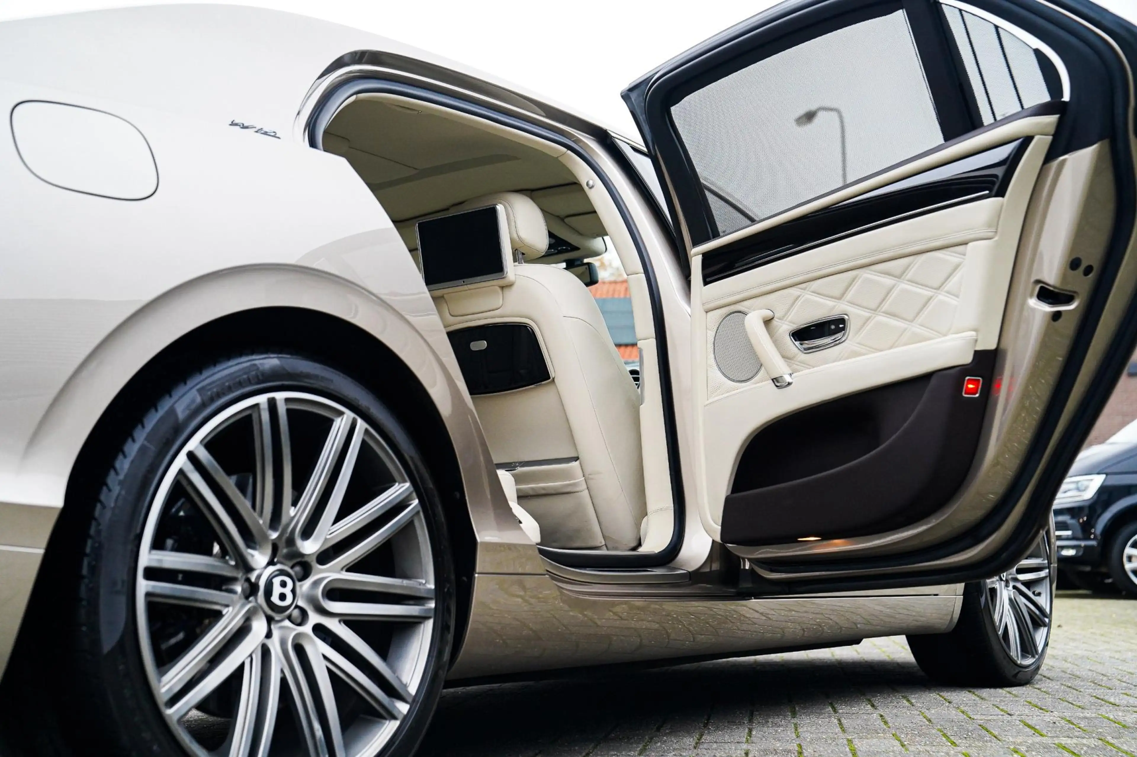 Bentley Flying Spur 6.0 W12 | Massage voor/achter | Pano | Stoelverkoe — photo 26