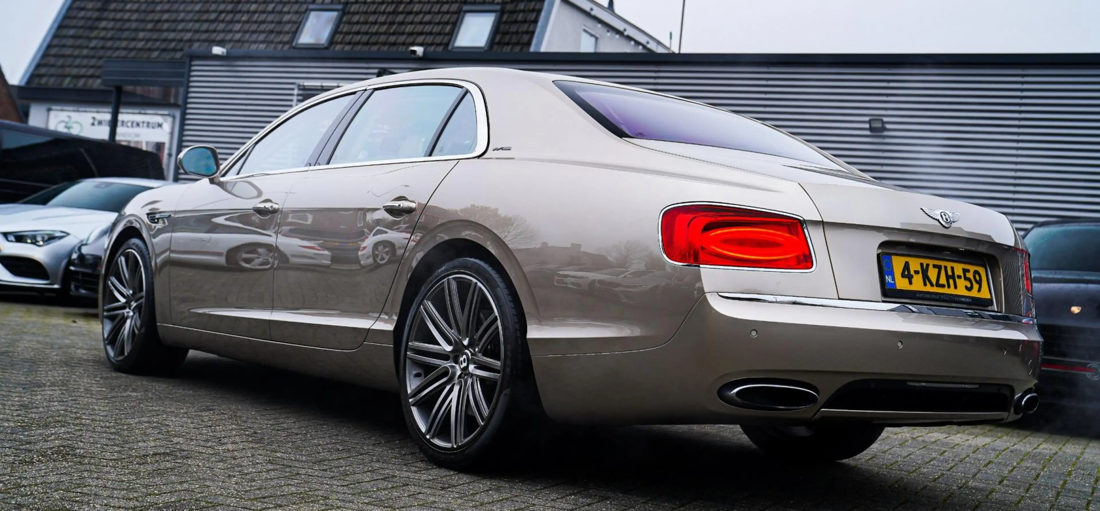 Bentley Flying Spur 6.0 W12 | Massage voor/achter | Pano | Stoelverkoe — photo 23