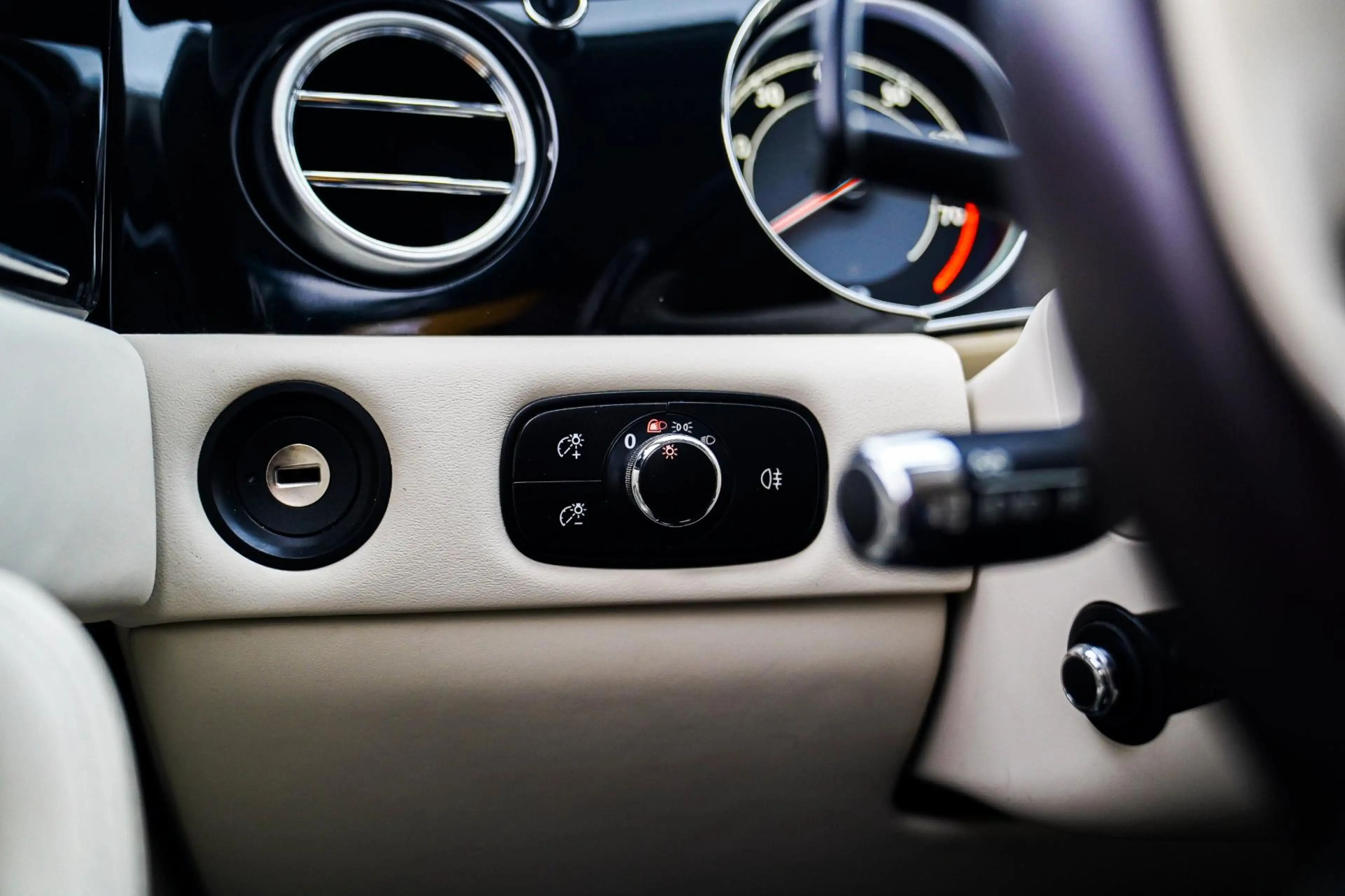 Bentley Flying Spur 6.0 W12 | Massage voor/achter | Pano | Stoelverkoe — photo 49