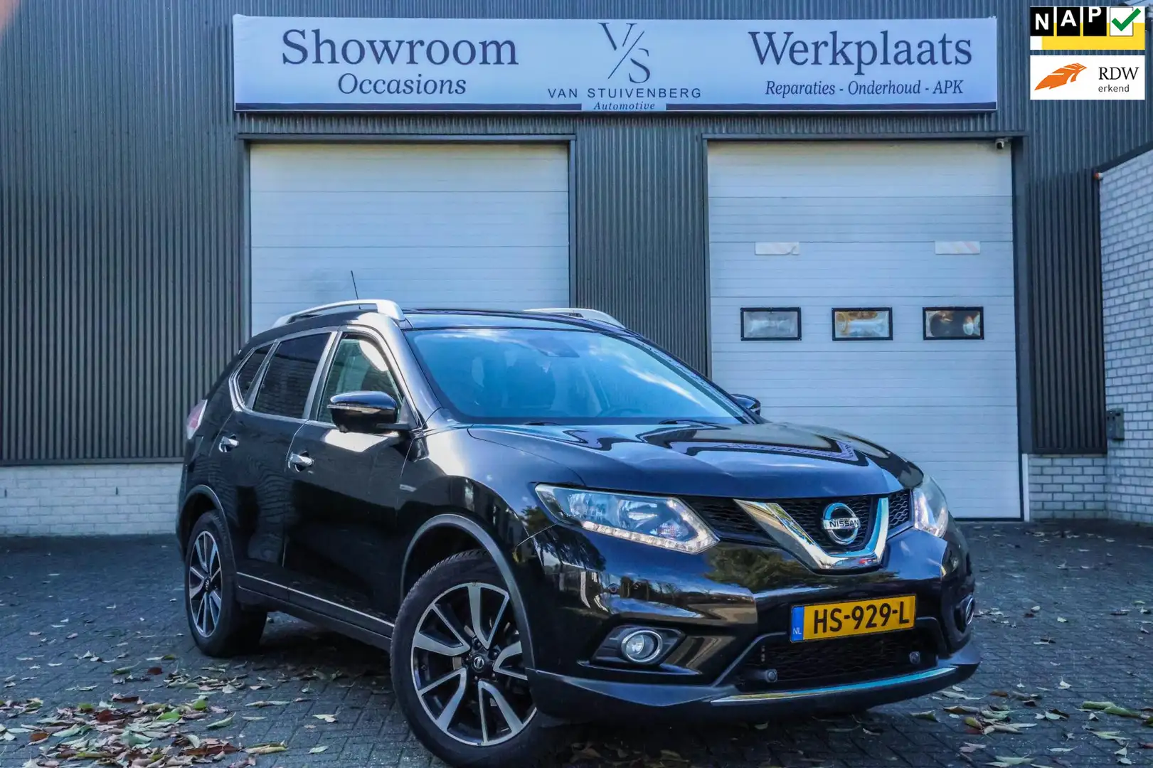 Nissan X-Trail 1.6 DIG-T N-Connecta 360 TREKHAAK PANORAMADAK NAVI Zwart - 1