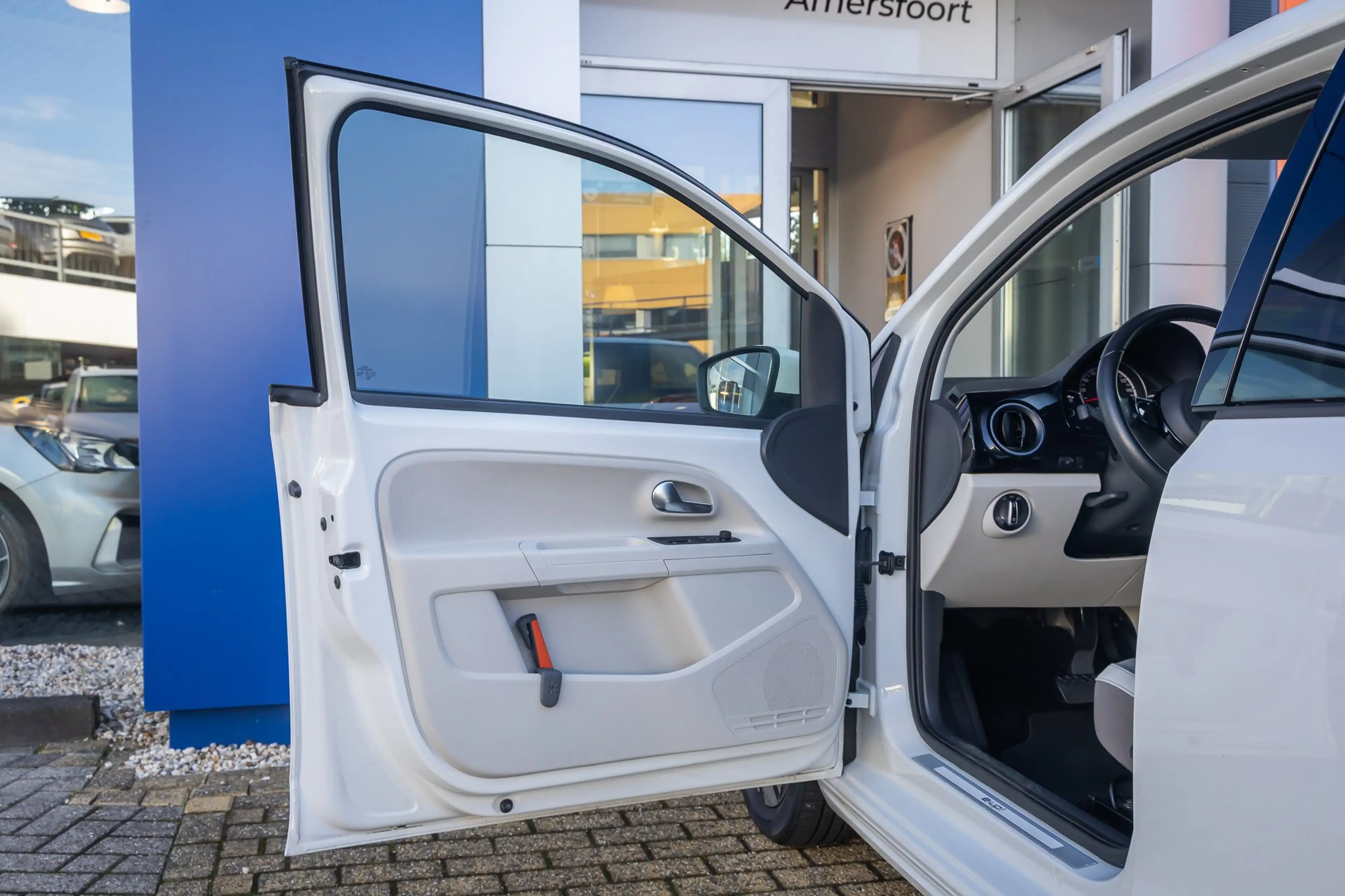 Volkswagen e-up! | Airco | Stoelverwarming | Elektrische verwarmbar — photo 14