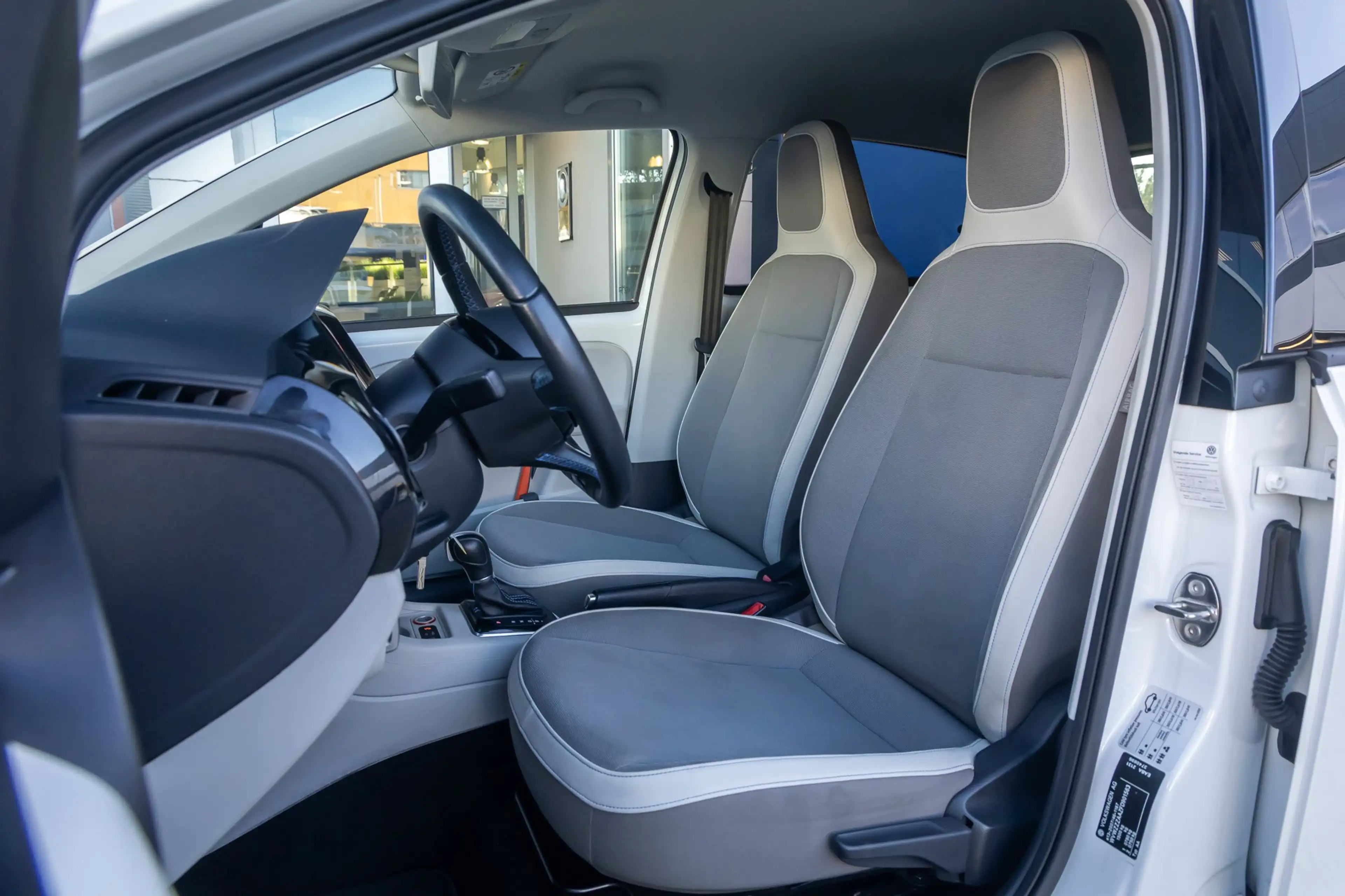 Volkswagen e-up! | Airco | Stoelverwarming | Elektrische verwarmbar — photo 18