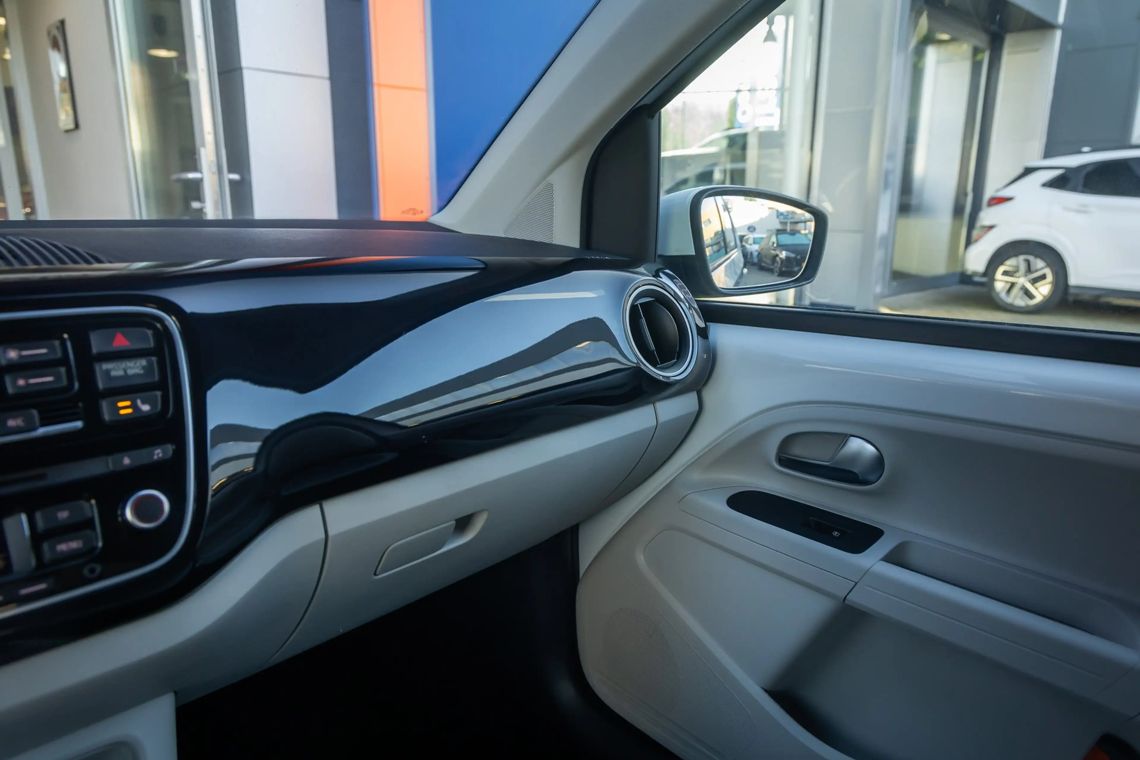 Volkswagen e-up! | Airco | Stoelverwarming | Elektrische verwarmbar — photo 26