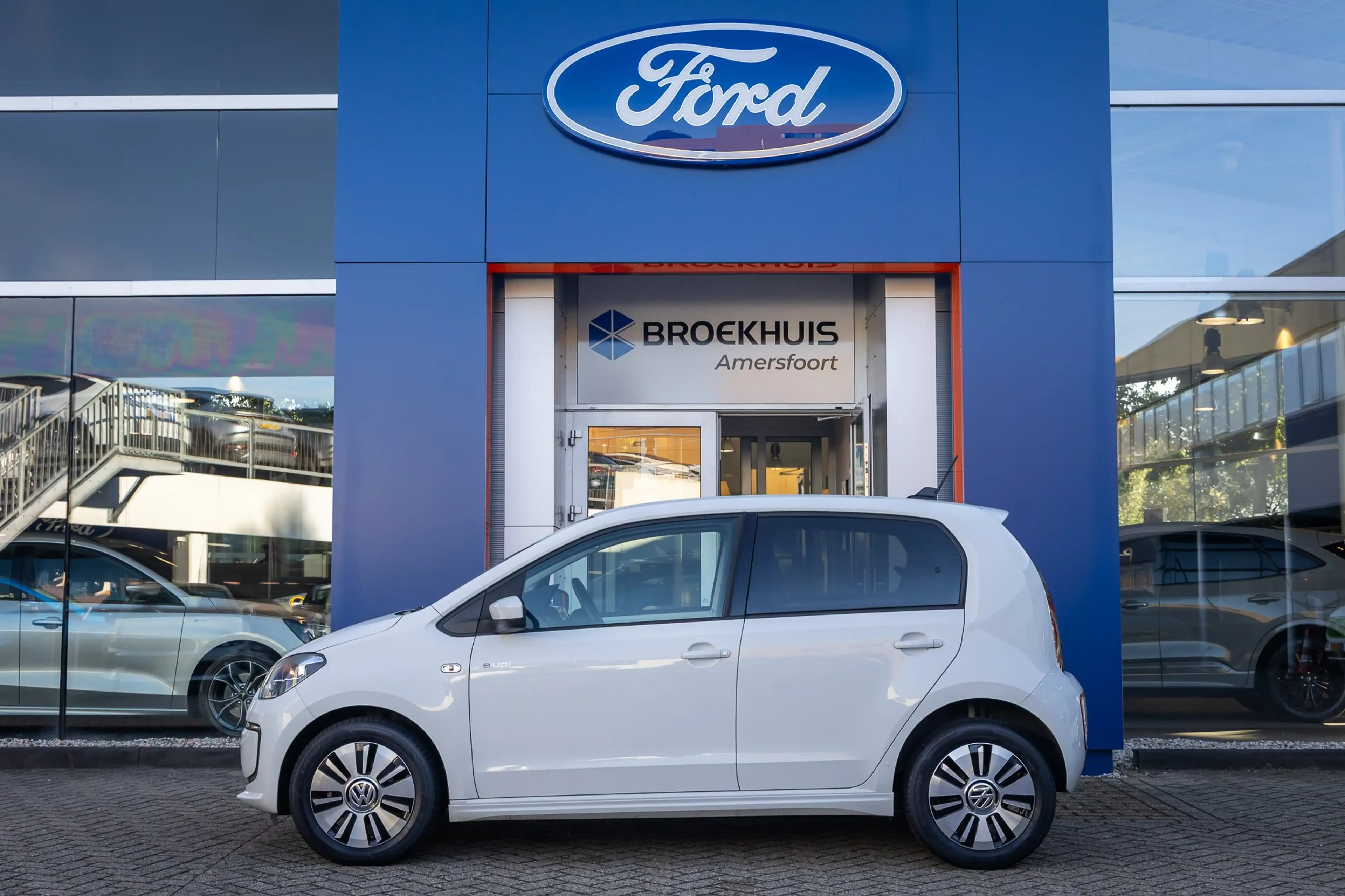 Volkswagen e-up! | Airco | Stoelverwarming | Elektrische verwarmbar — photo 8