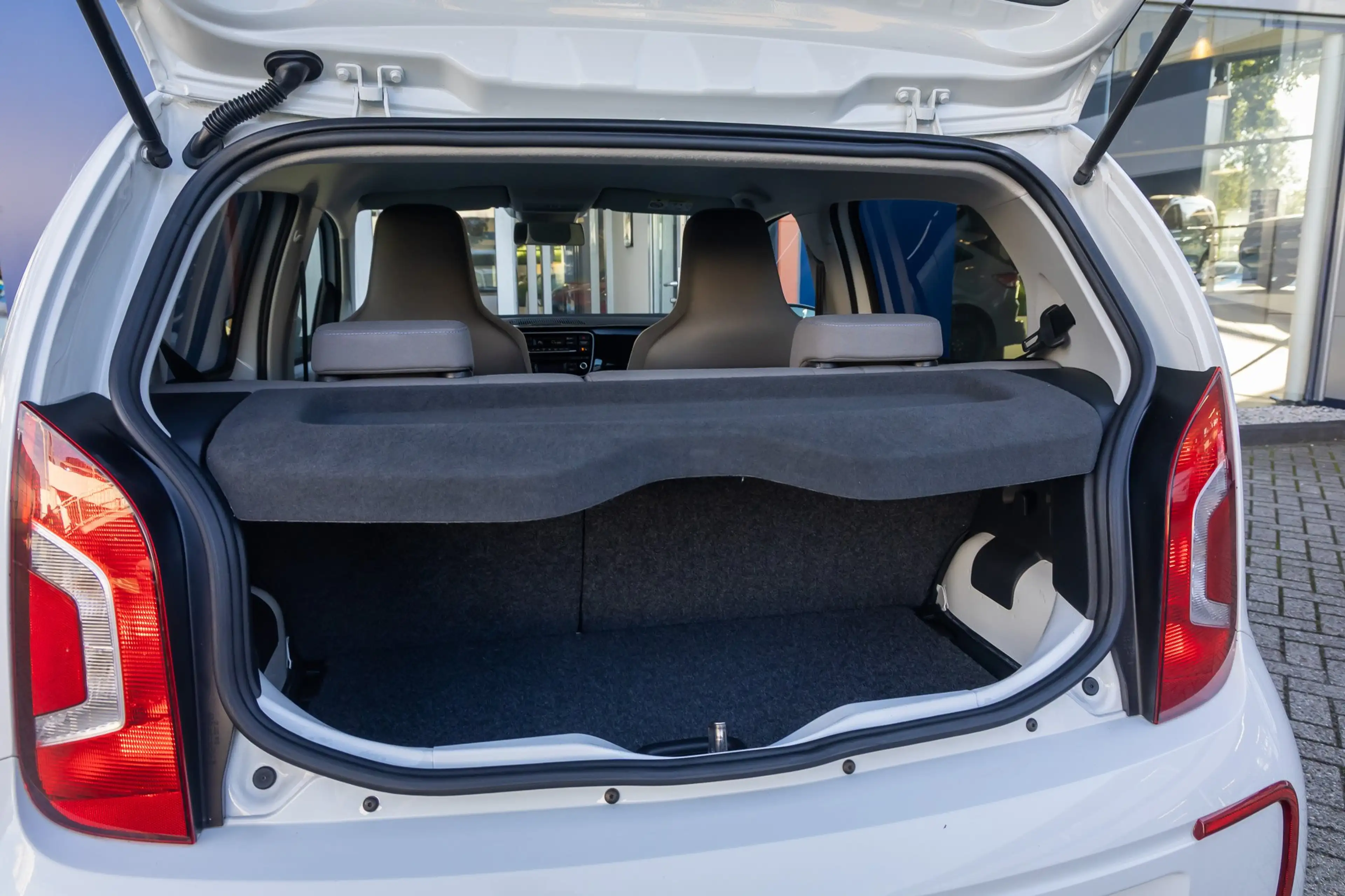 Volkswagen e-up! | Airco | Stoelverwarming | Elektrische verwarmbar — photo 12
