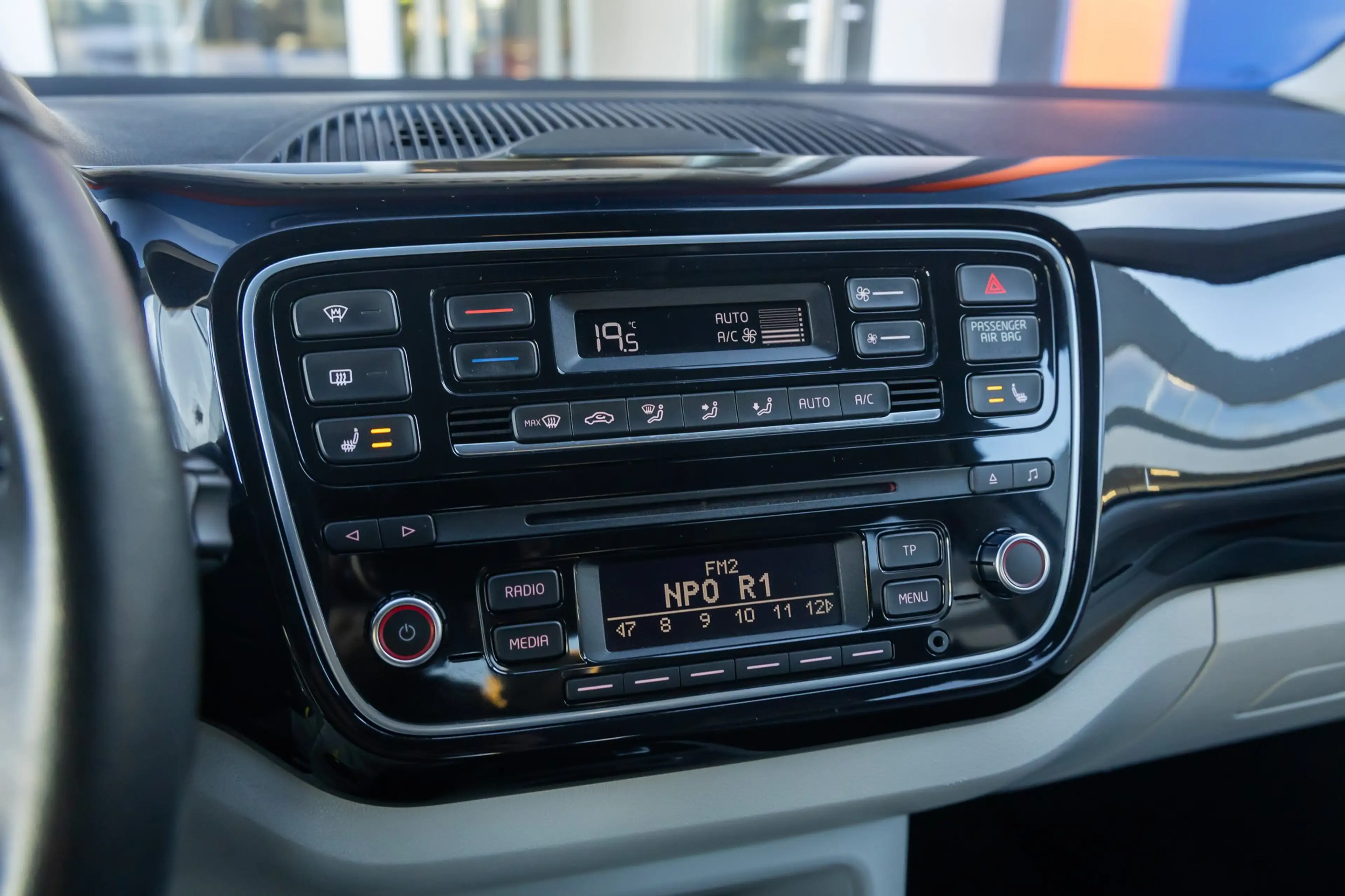 Volkswagen e-up! | Airco | Stoelverwarming | Elektrische verwarmbar — photo 28