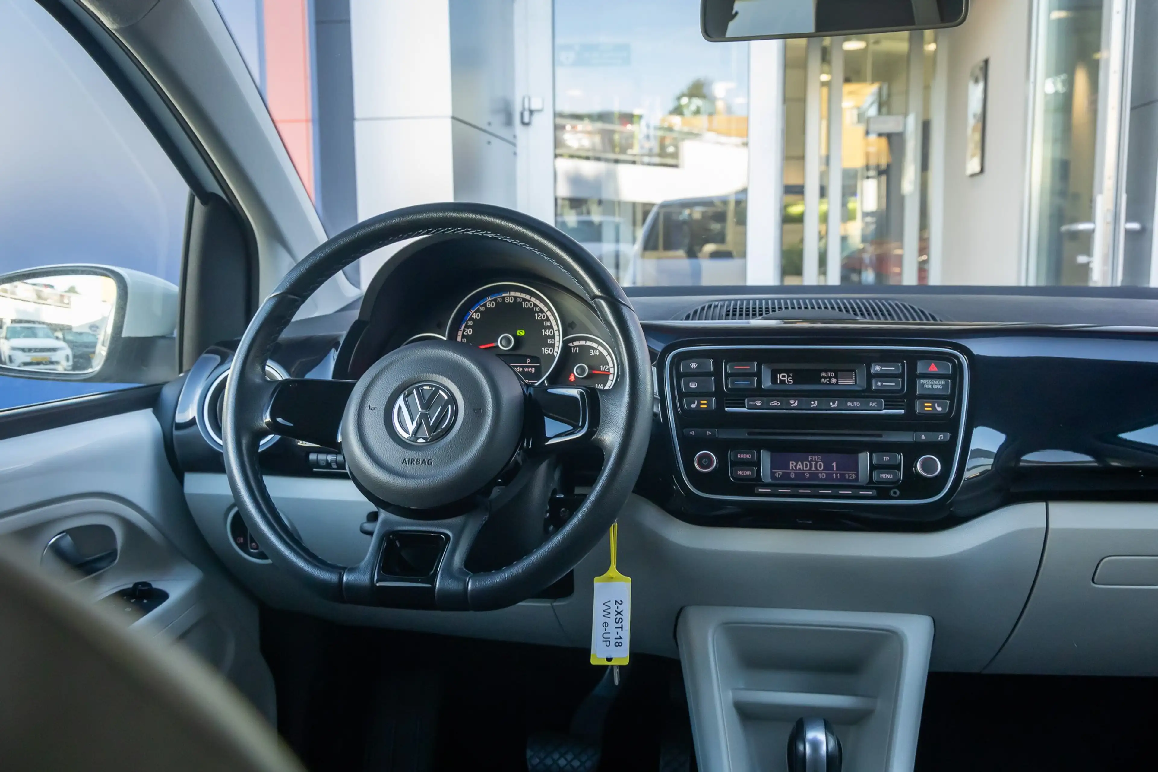Volkswagen e-up! | Airco | Stoelverwarming | Elektrische verwarmbar — photo 30
