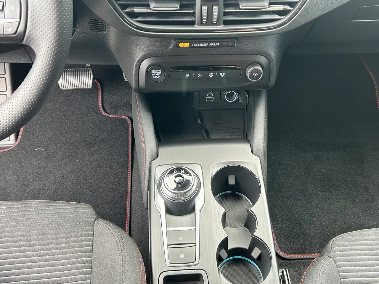 Ford Focus ST-Line X Winter Pak. B+O HUD 18 Zoll PDC 11