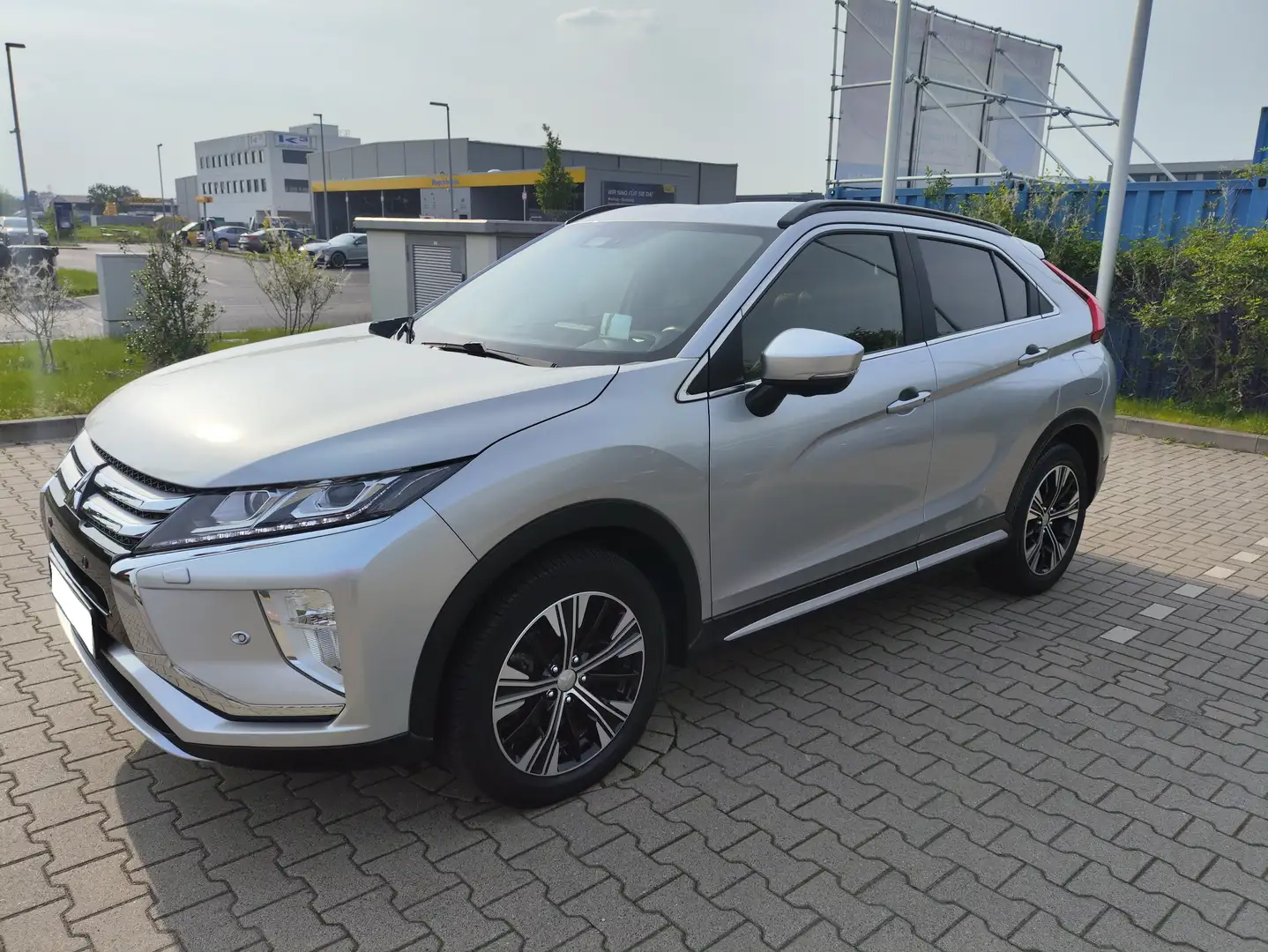 Mitsubishi Eclipse Cross Eclipse Cross 1.5 T-MIVEC (ClearTec) CVT 2WD Top Silber - 2